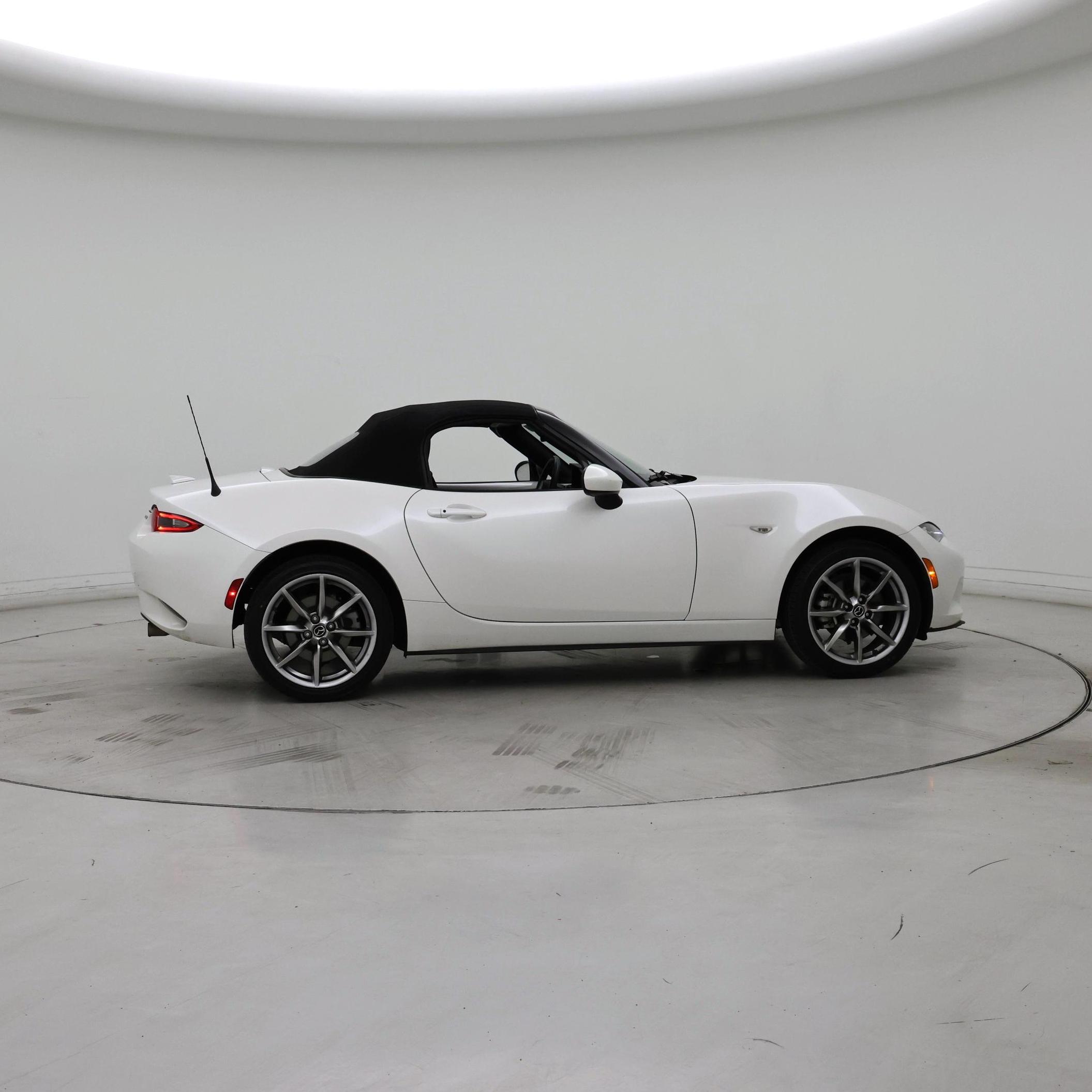 Thumbnail: 2022 Mazda MX-5 Miata - 7