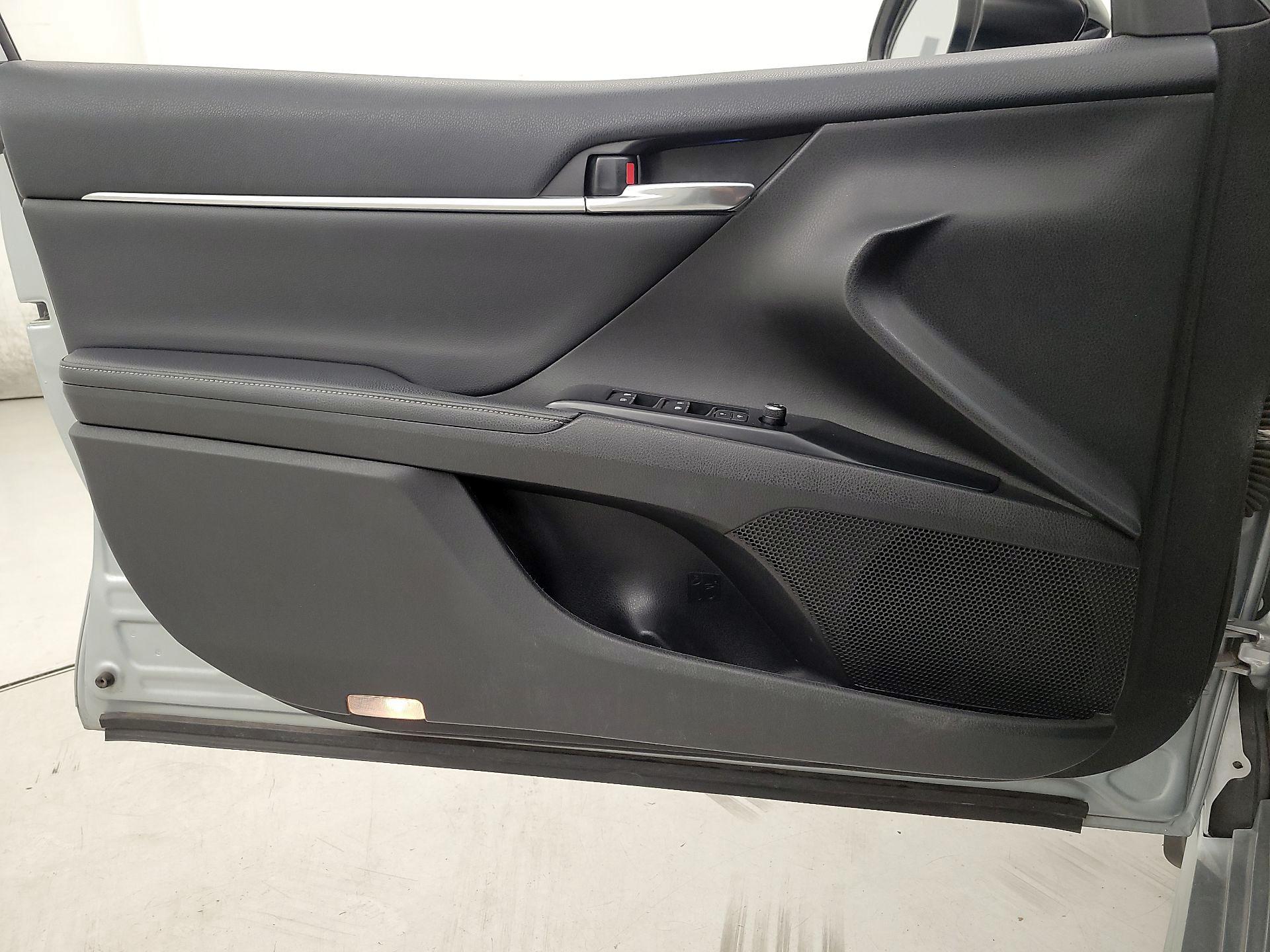 Thumbnail: 2020 Toyota Camry - 12