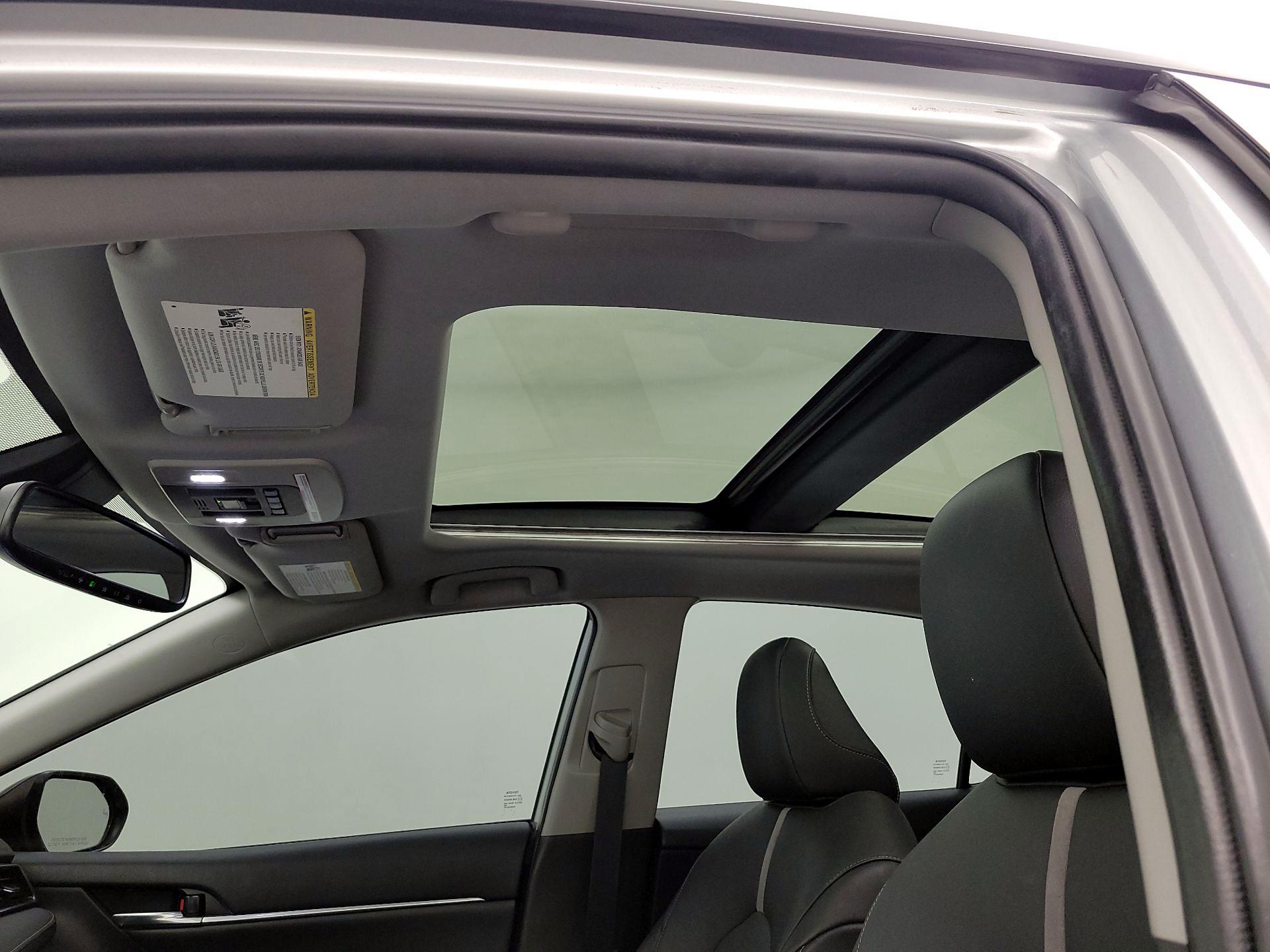 Thumbnail: 2020 Toyota Camry - 18