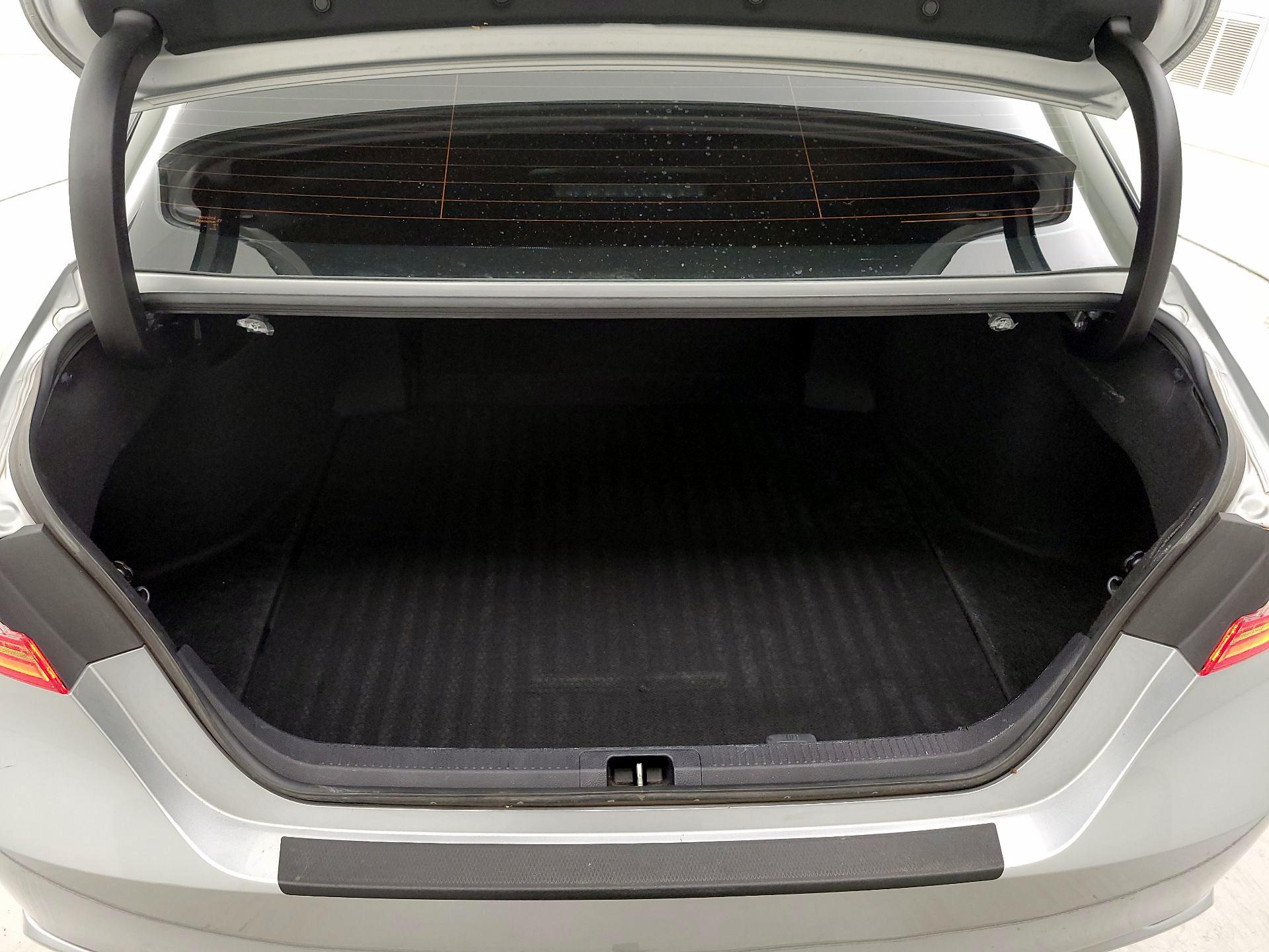 Thumbnail: 2020 Toyota Camry - 20