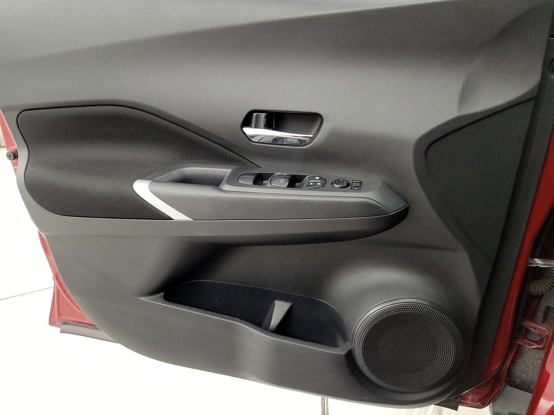 Thumbnail: 2023 Nissan Kicks - 12