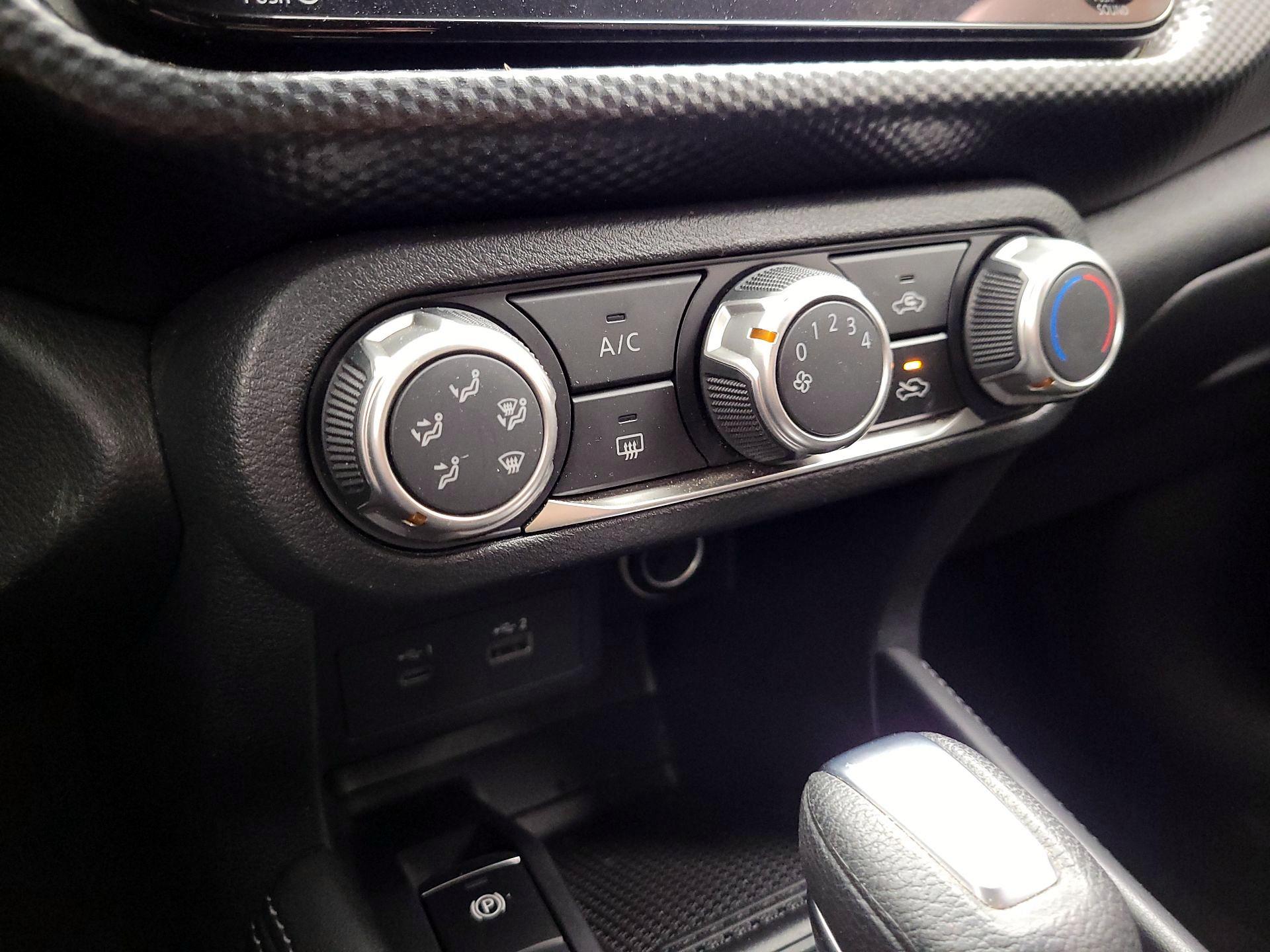 Thumbnail: 2023 Nissan Kicks - 14