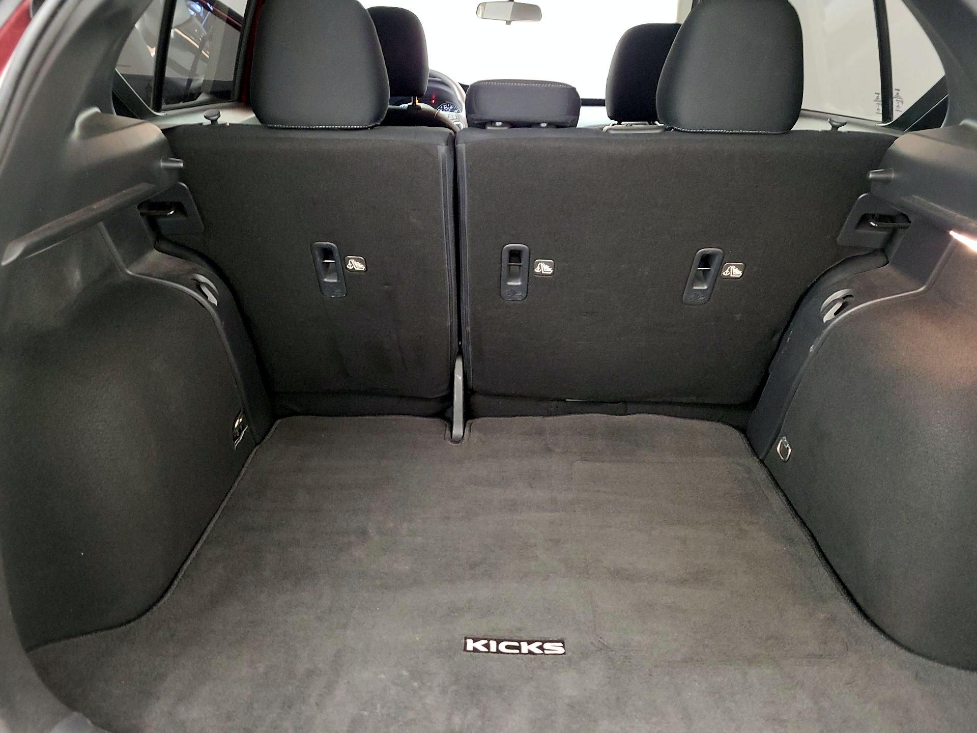 Thumbnail: 2023 Nissan Kicks - 16