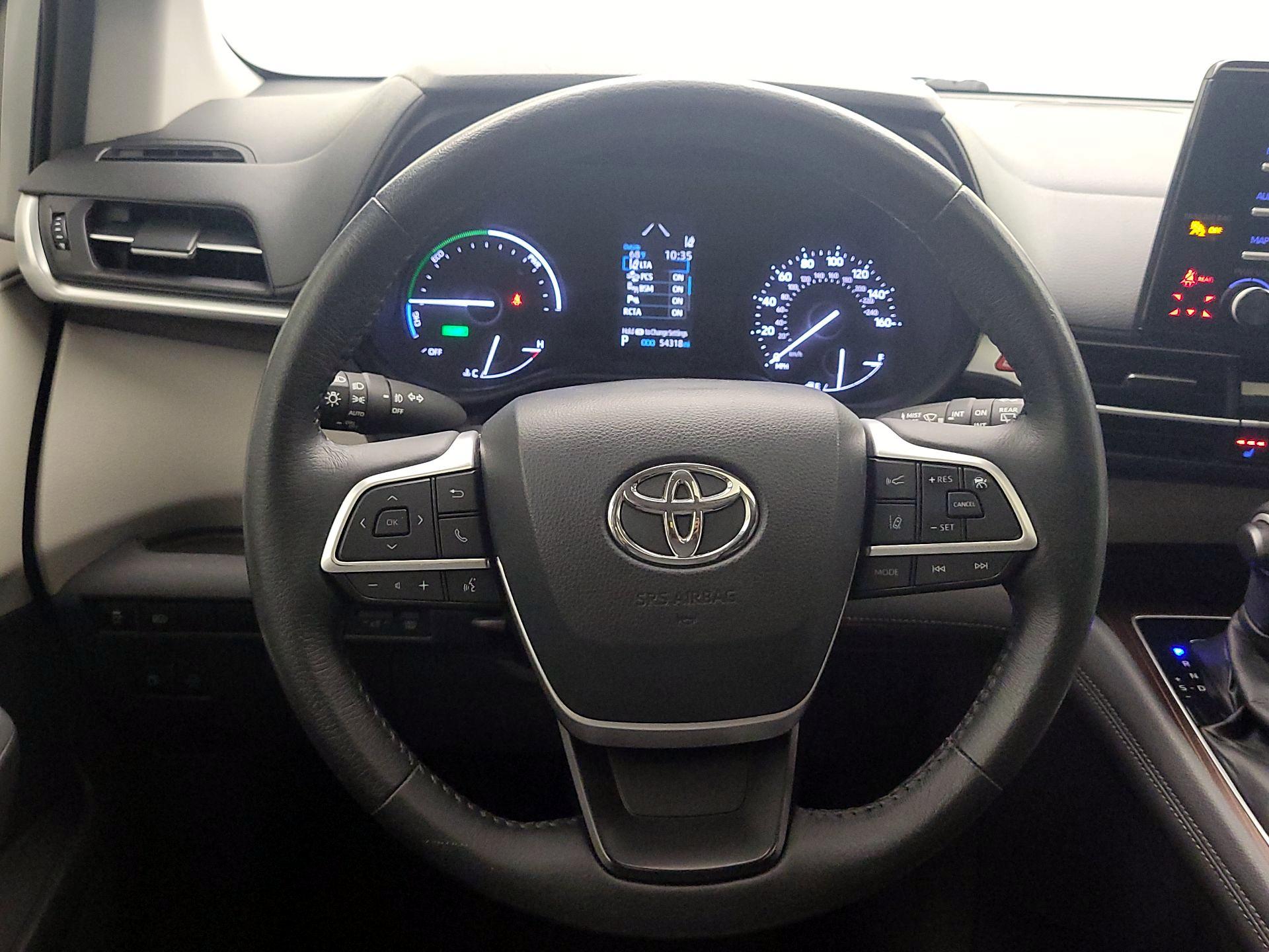 Thumbnail: 2021 Toyota Sienna - 10