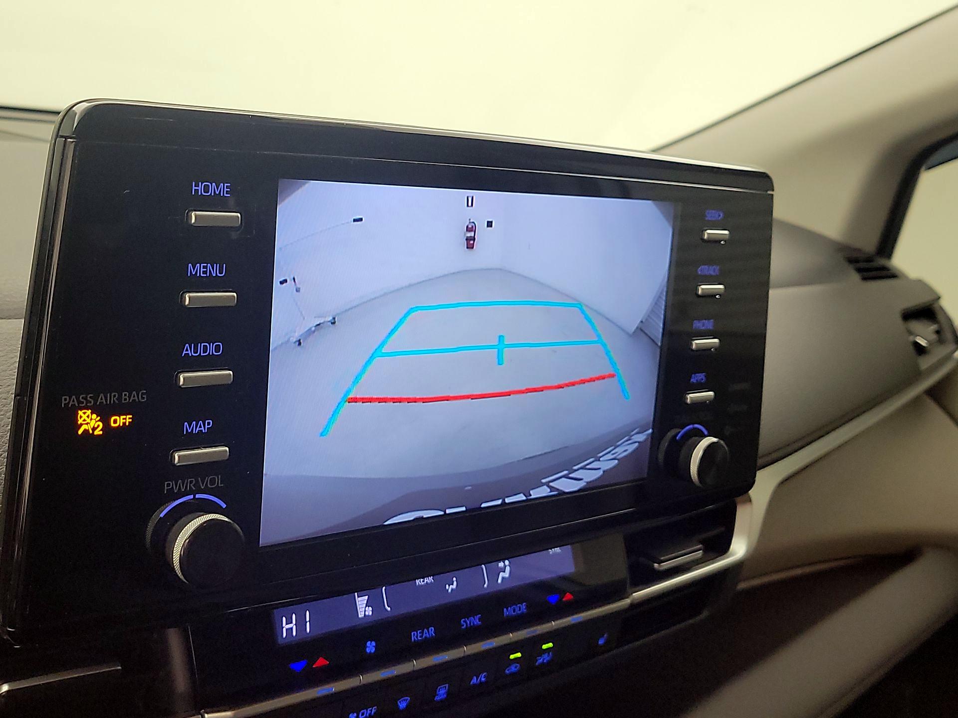 Thumbnail: 2021 Toyota Sienna - 14