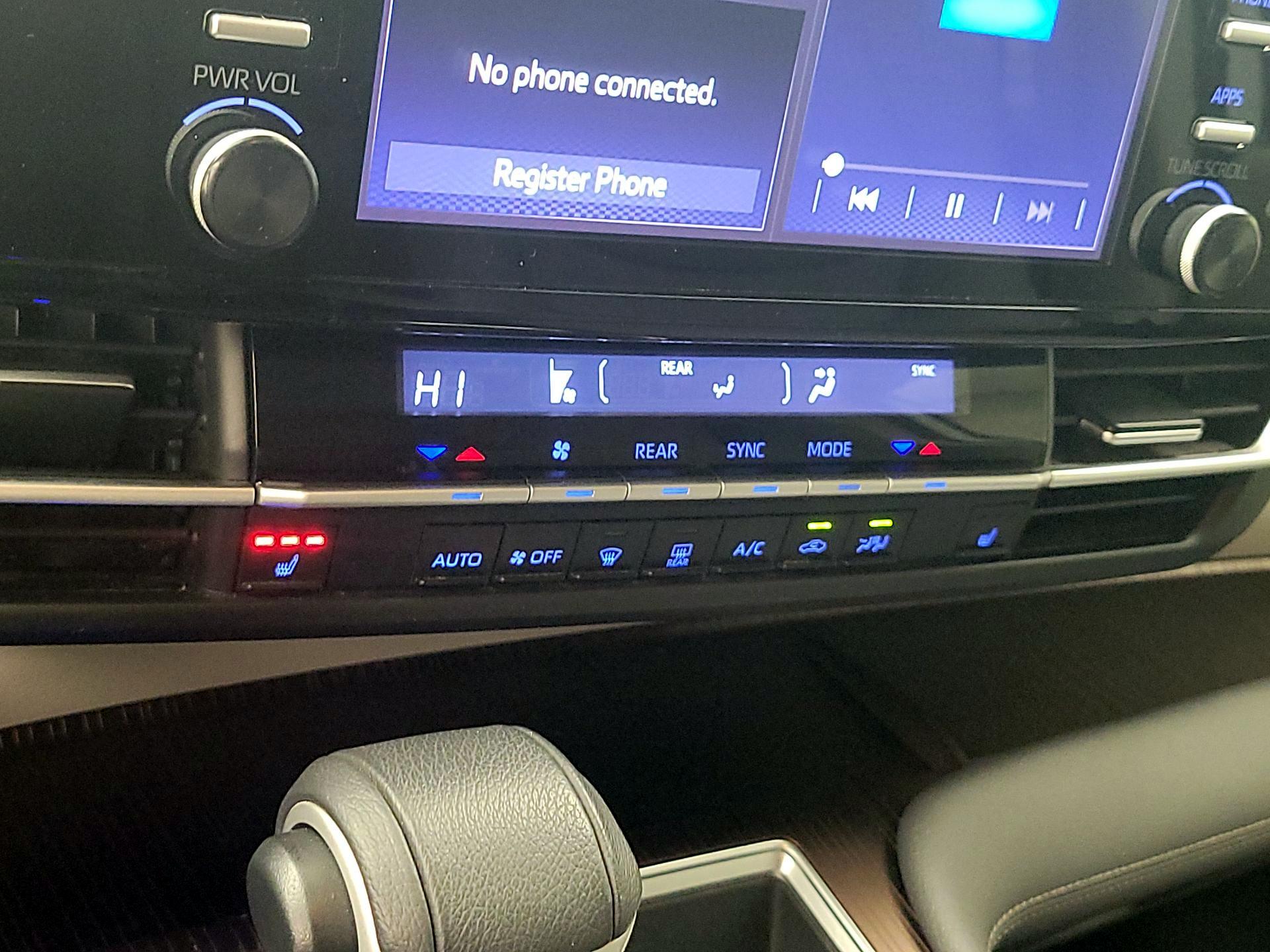 Thumbnail: 2021 Toyota Sienna - 16