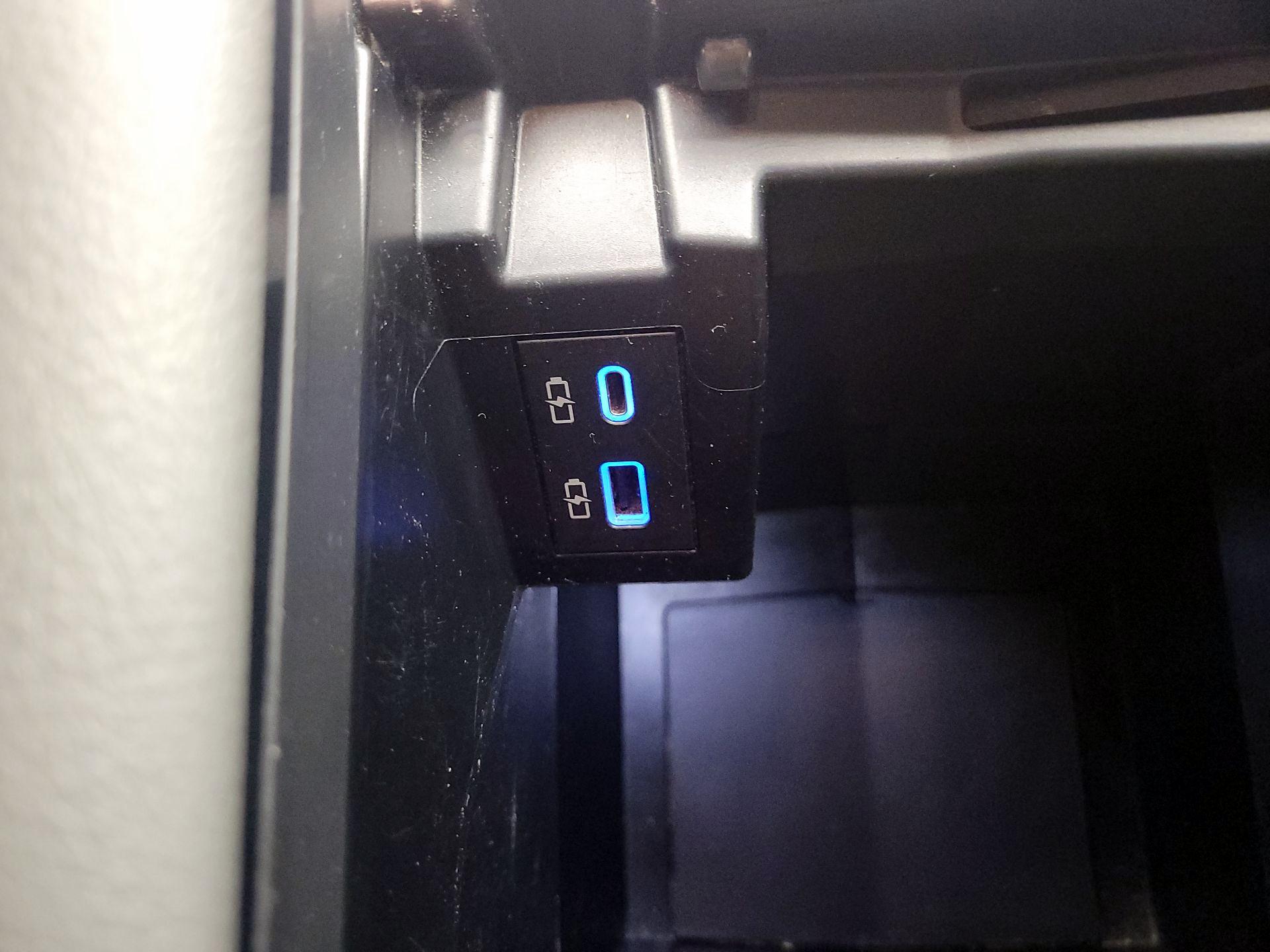 Thumbnail: 2021 Toyota Sienna - 18