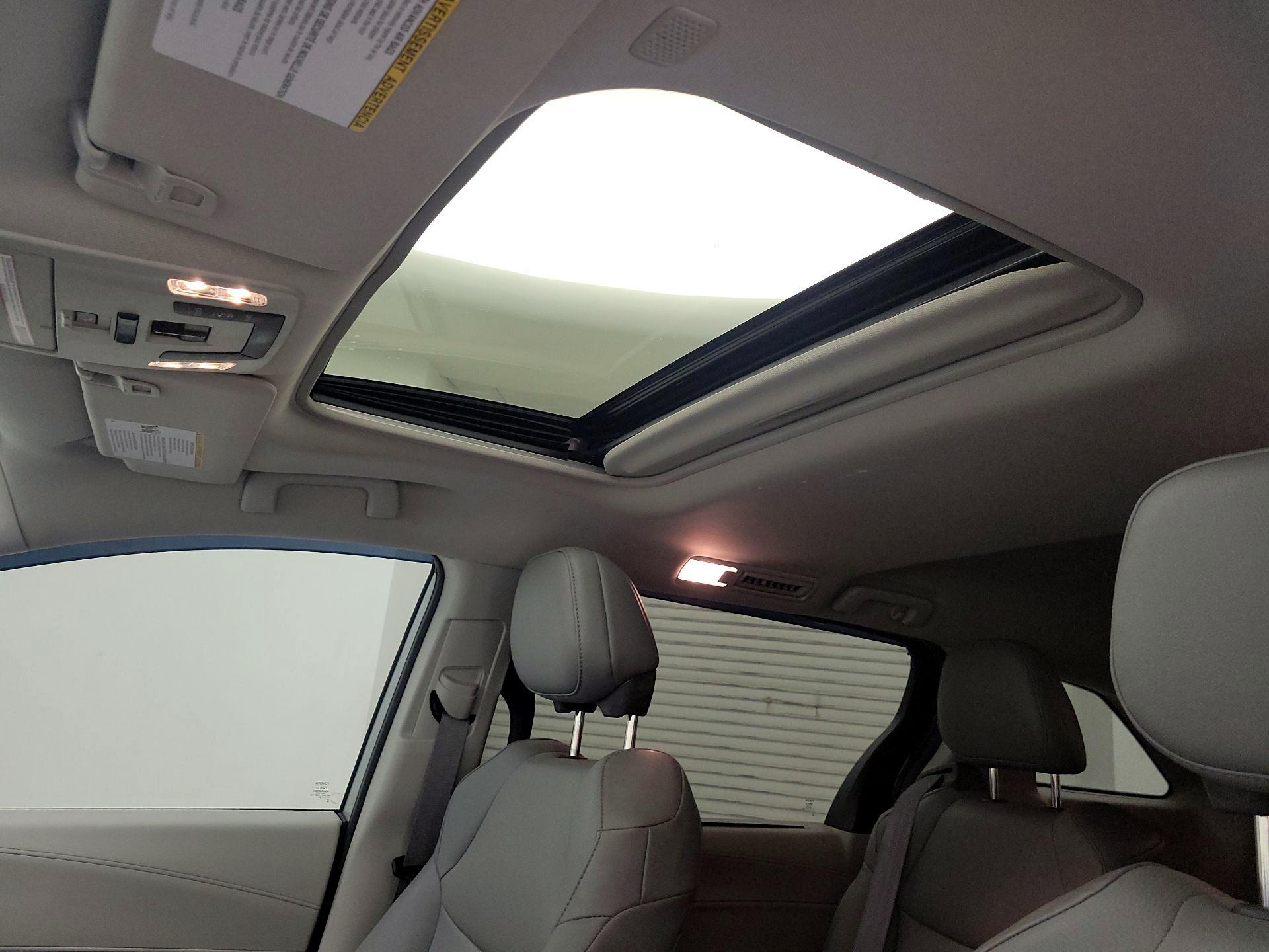 Thumbnail: 2021 Toyota Sienna - 19