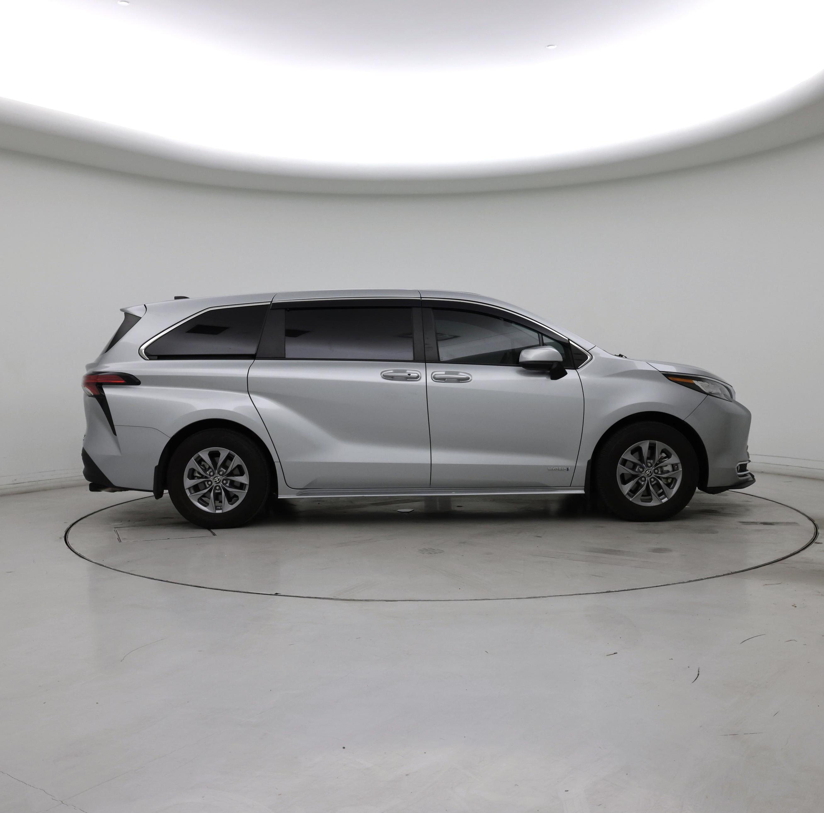 Thumbnail: 2021 Toyota Sienna - 7