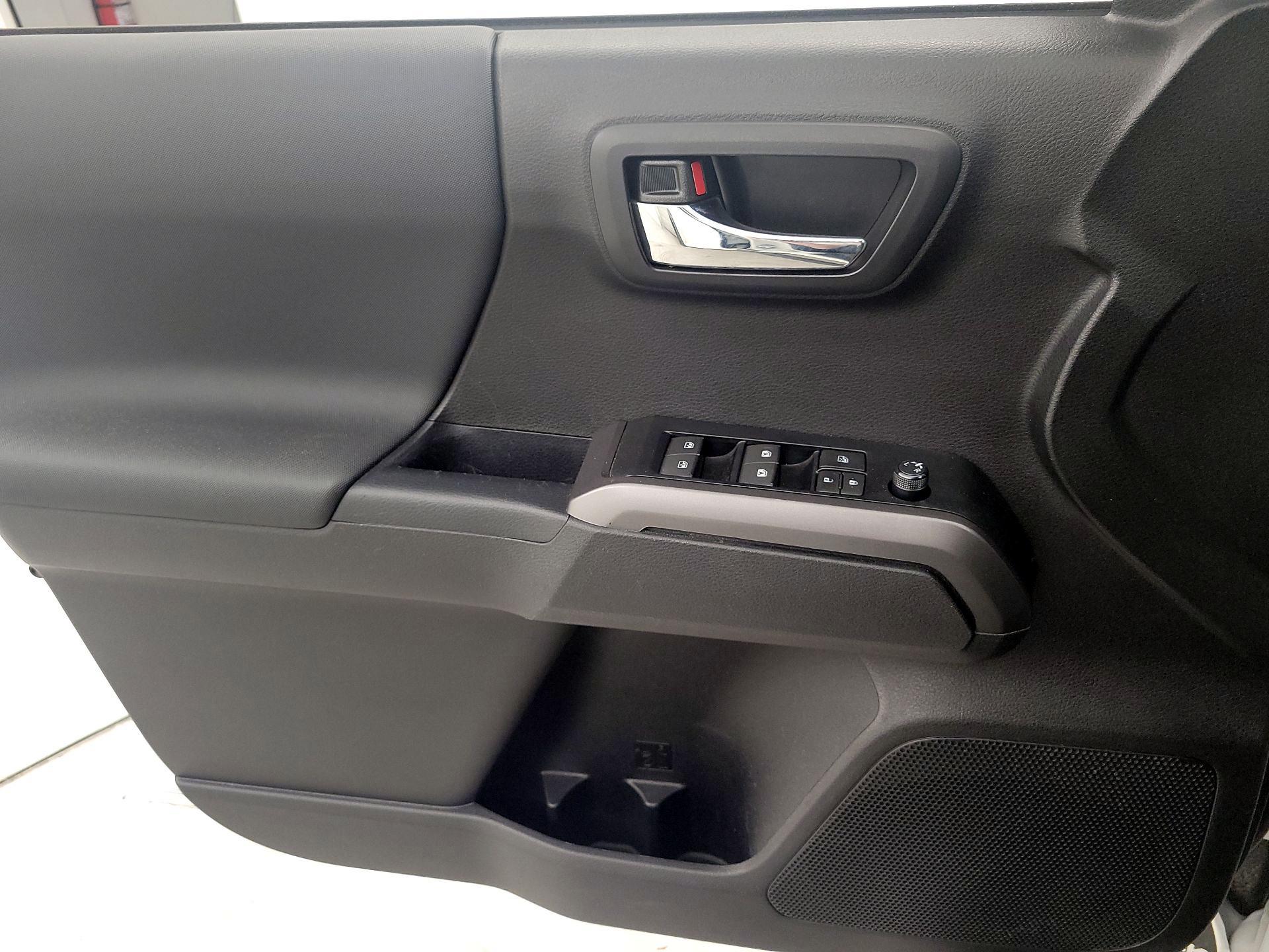 Thumbnail: 2023 Toyota Tacoma - 10