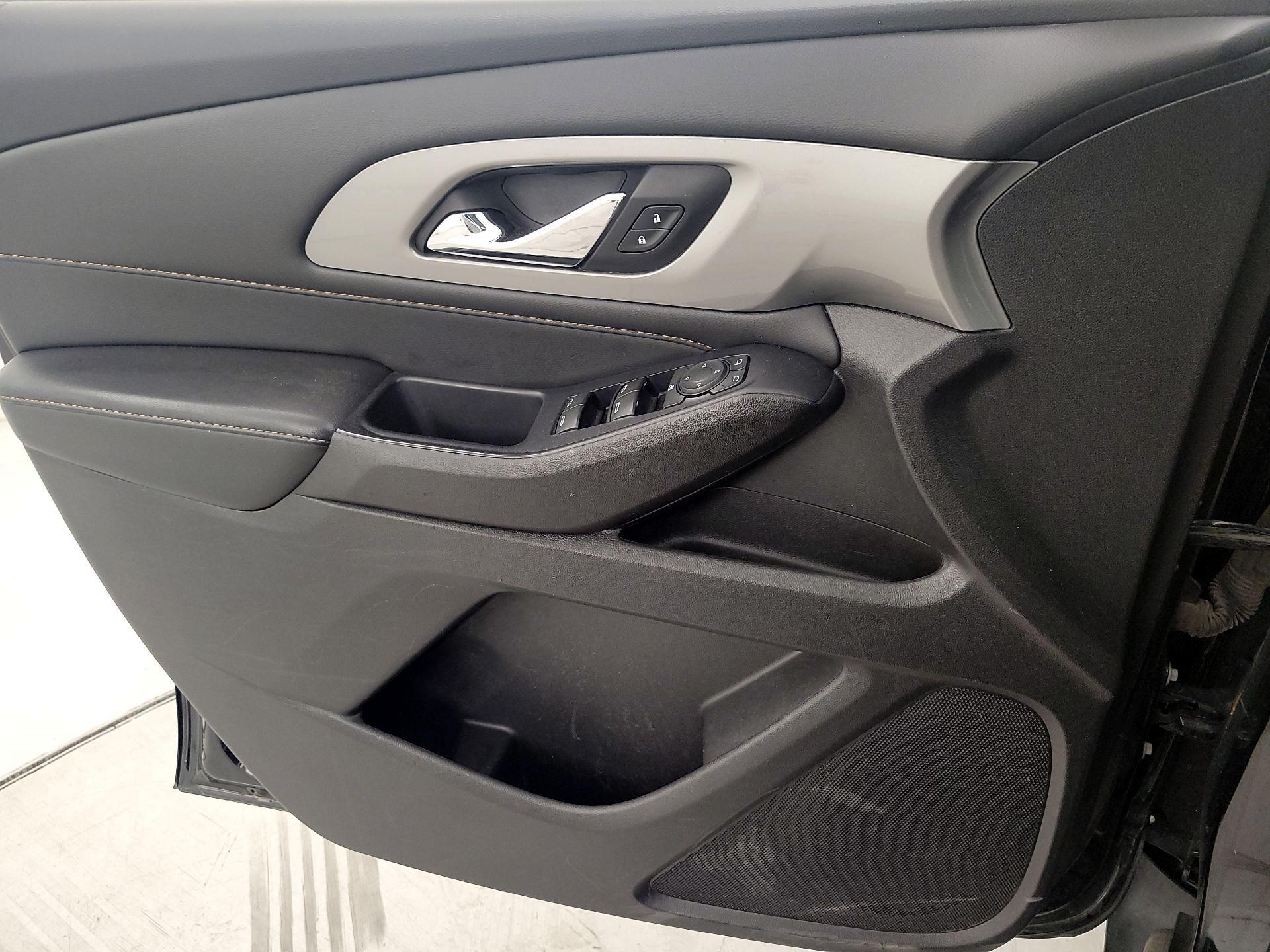 Thumbnail: 2021 Chevrolet Traverse - 12