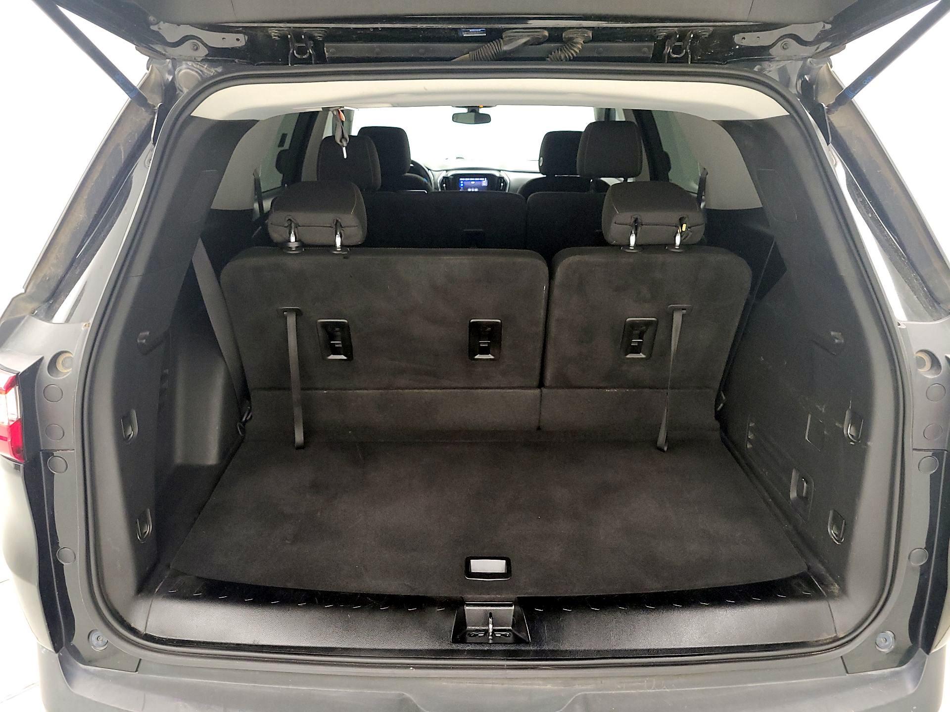 Thumbnail: 2021 Chevrolet Traverse - 16