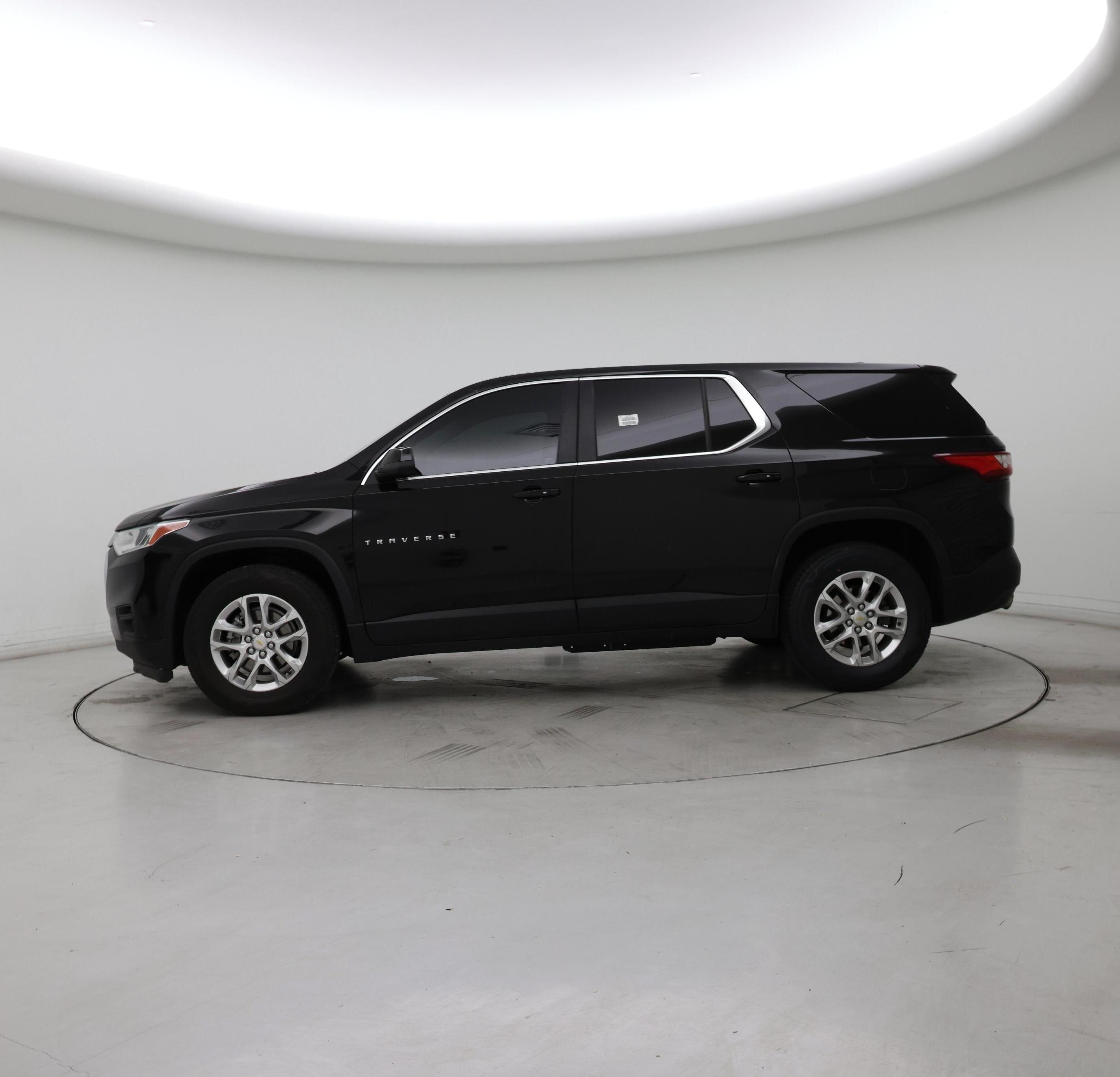 Thumbnail: 2021 Chevrolet Traverse - 3