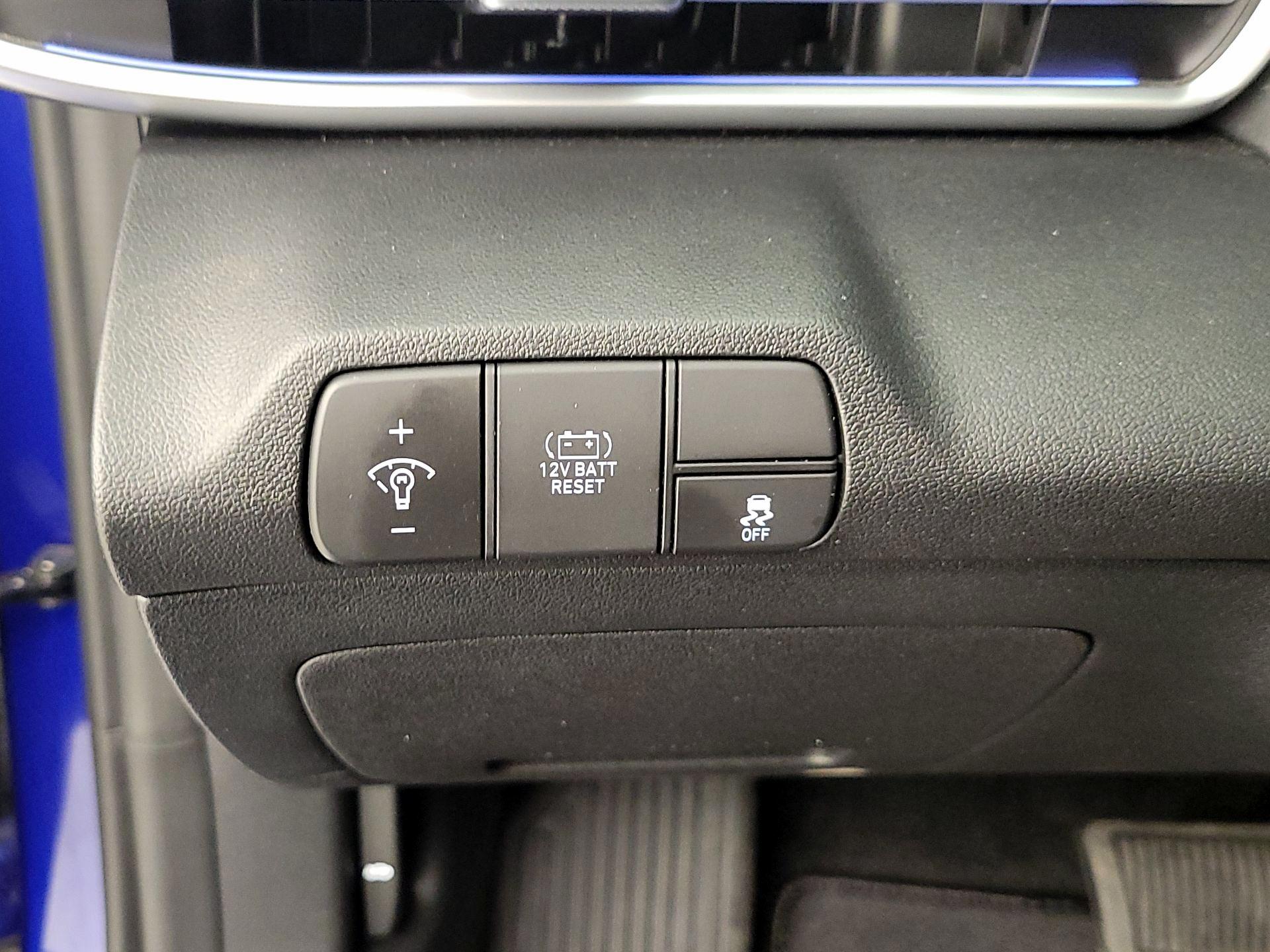 Thumbnail: 2025 Hyundai Elantra - 13