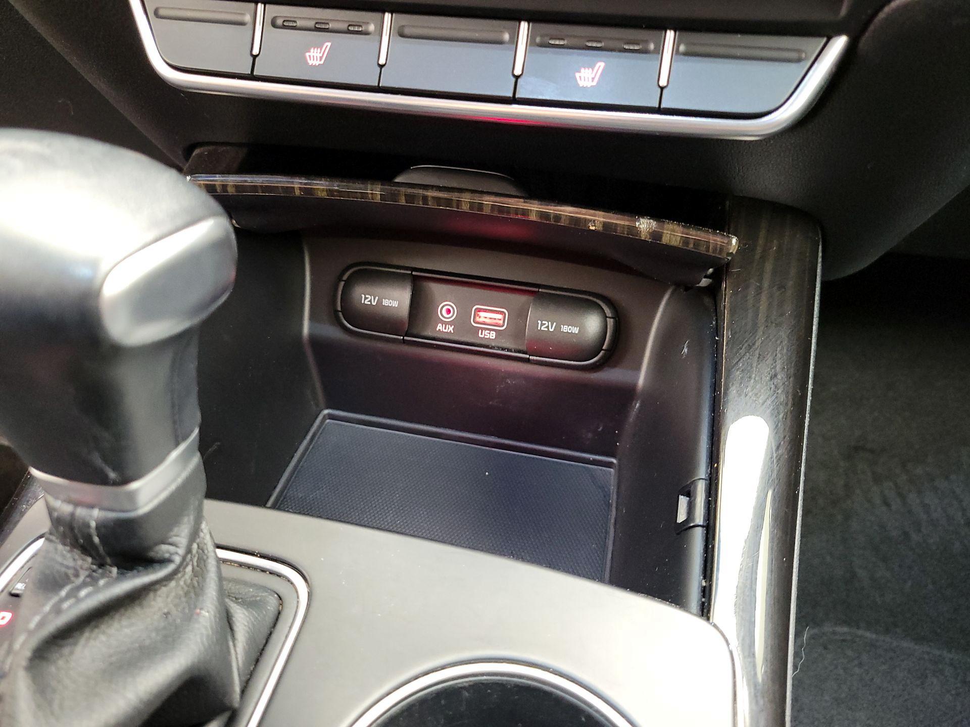 Thumbnail: 2020 Kia Sorento - 18