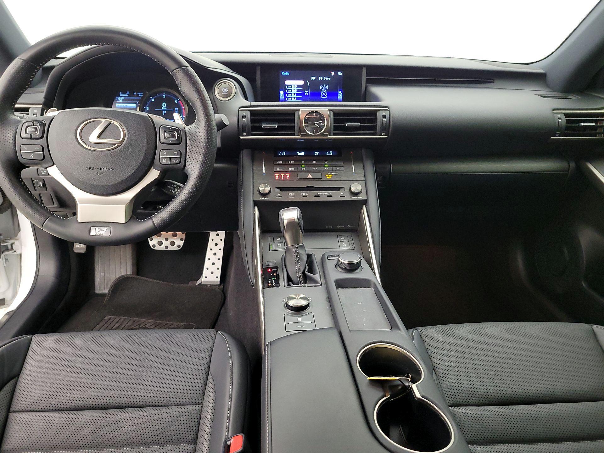 Thumbnail: 2020 Lexus IS - 9