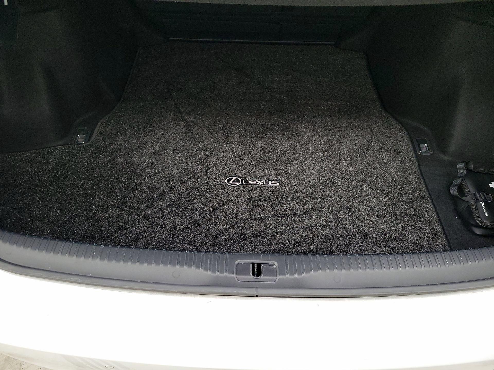 Thumbnail: 2020 Lexus IS - 16