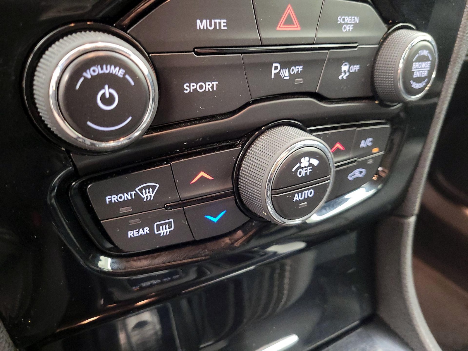 2023 Chrysler 300 S - Photo 15