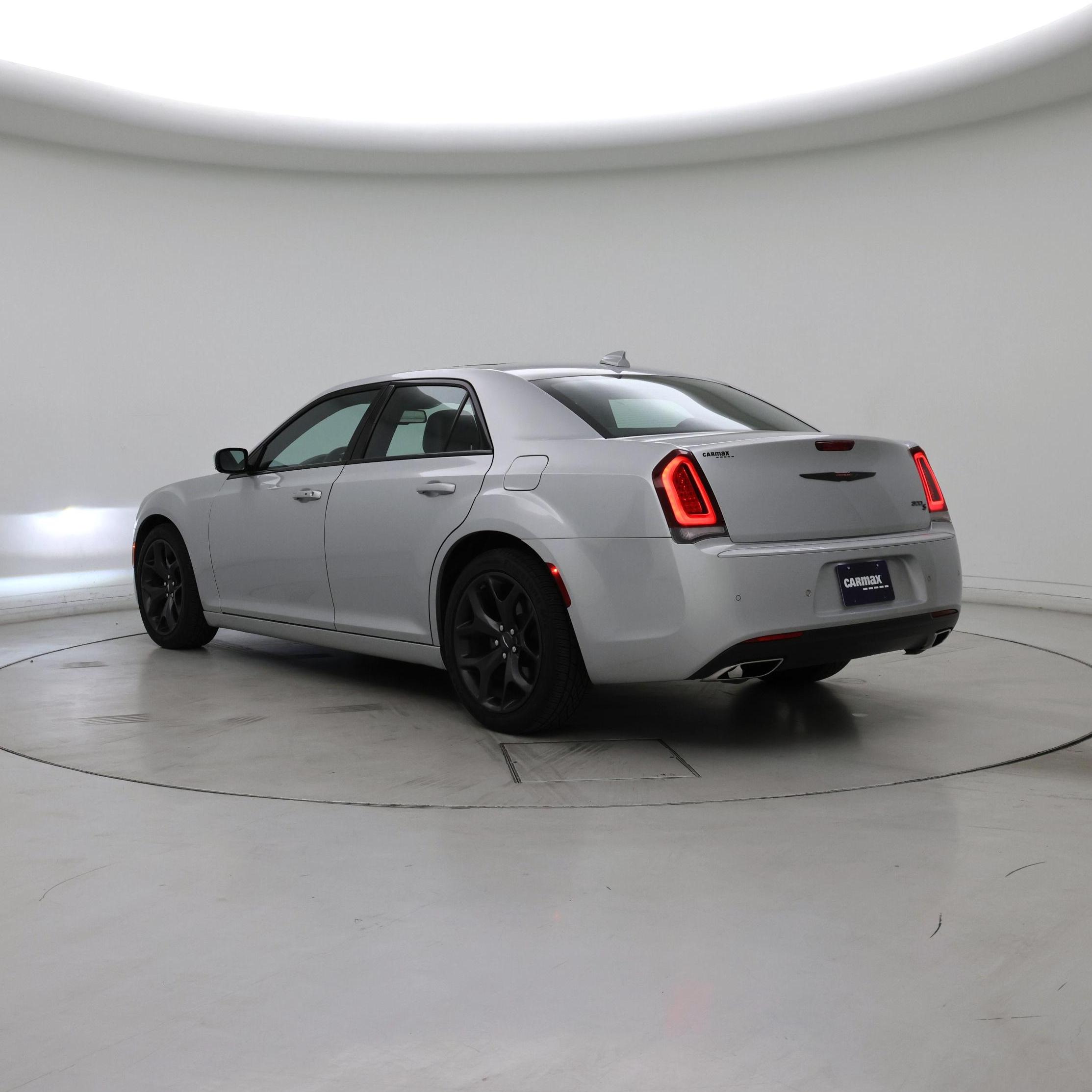 Thumbnail: 2023 Chrysler 300 - 2