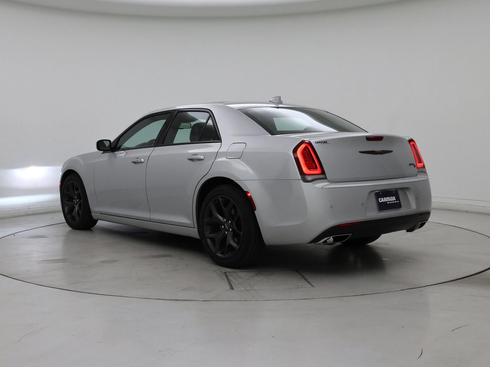 2023 Chrysler 300 S - Photo 3