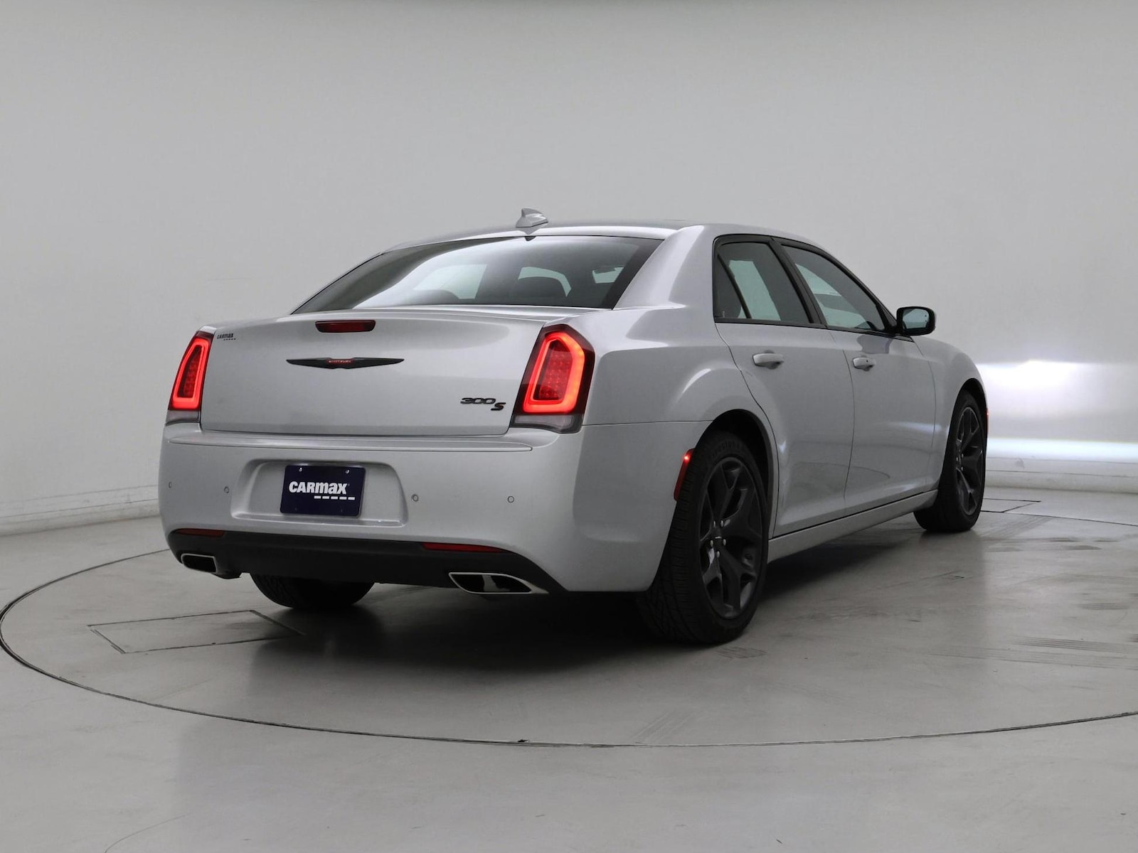 2023 Chrysler 300 S - Photo 9