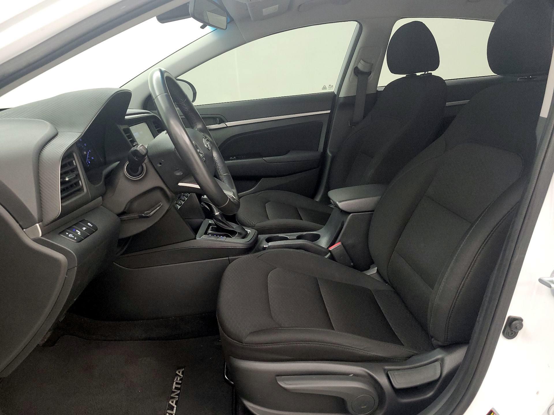 Thumbnail: 2019 Hyundai Elantra - 11