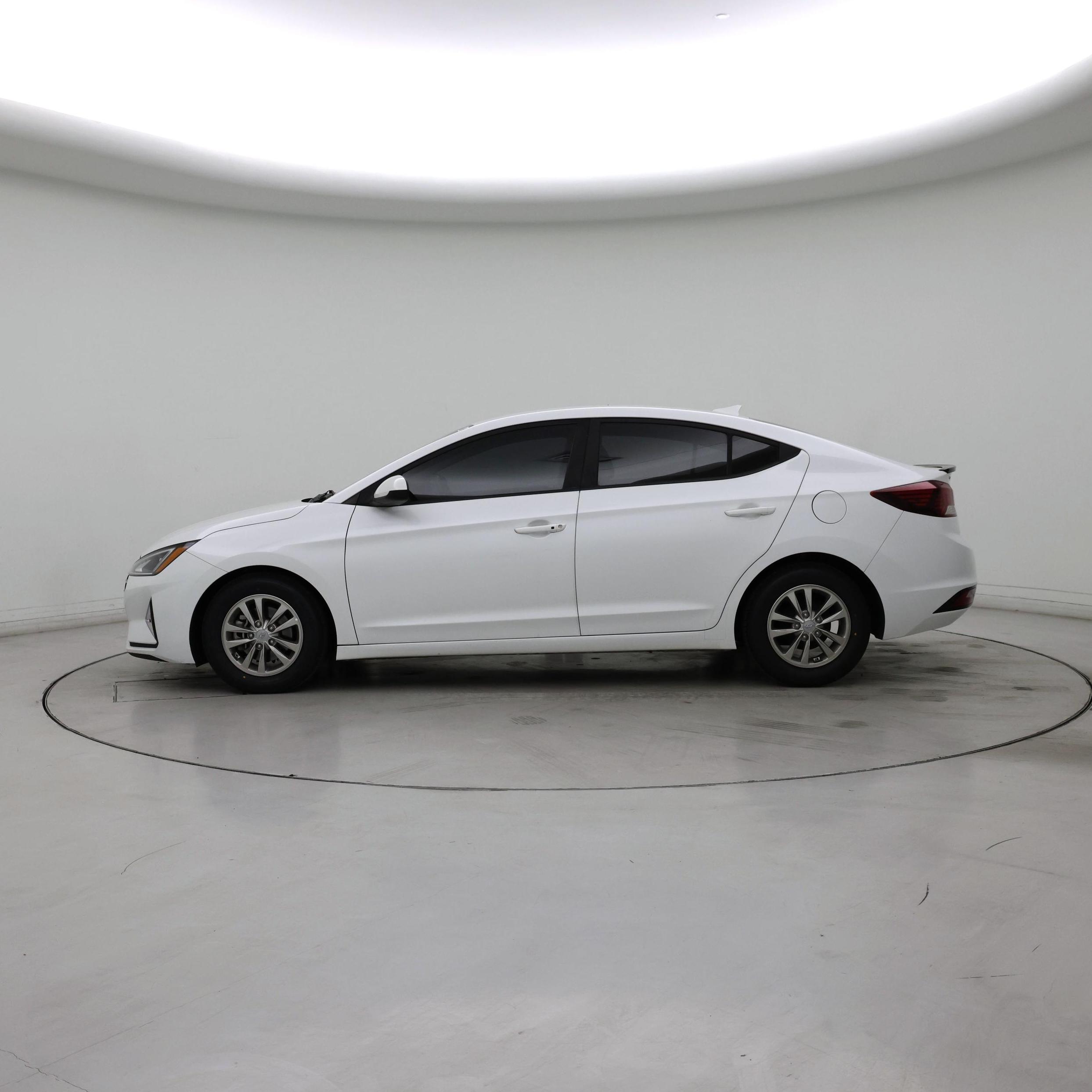 Thumbnail: 2019 Hyundai Elantra - 3