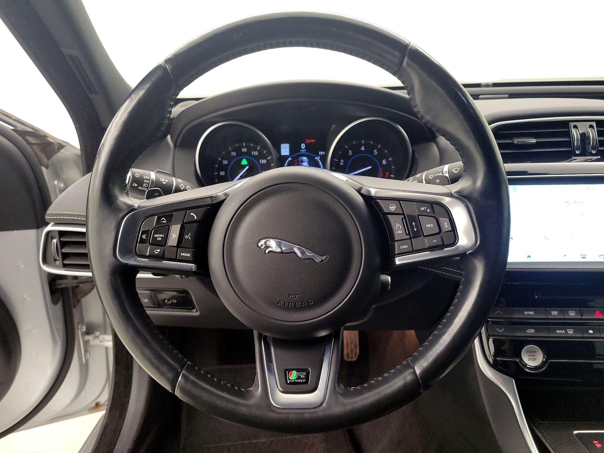 Thumbnail: 2017 Jaguar XE - 10