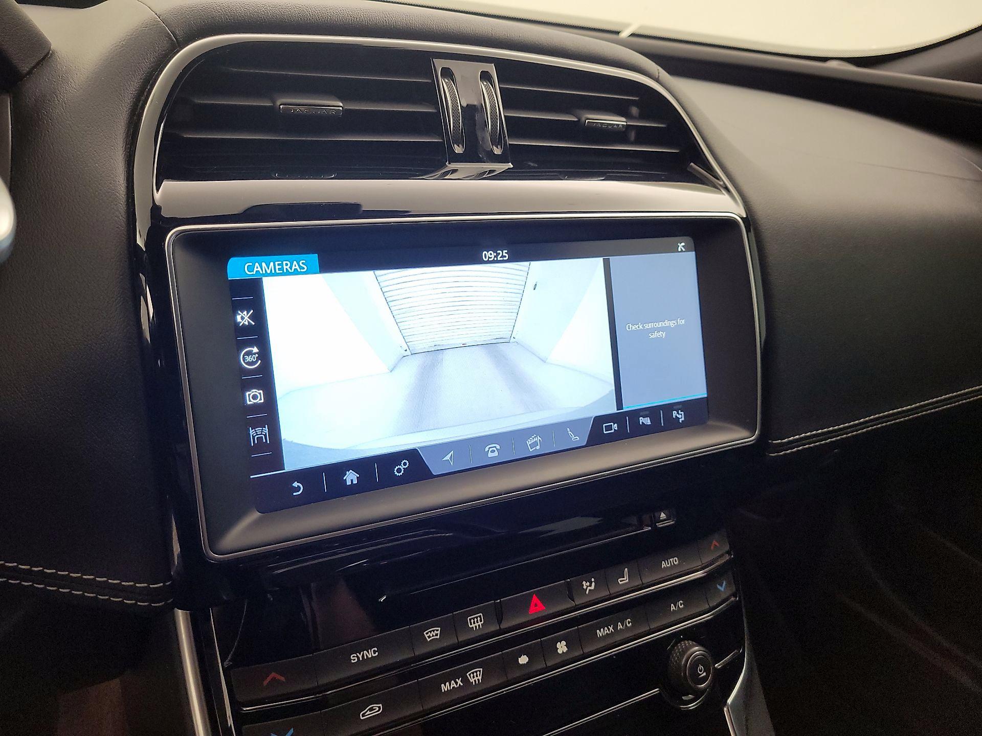 Thumbnail: 2017 Jaguar XE - 14