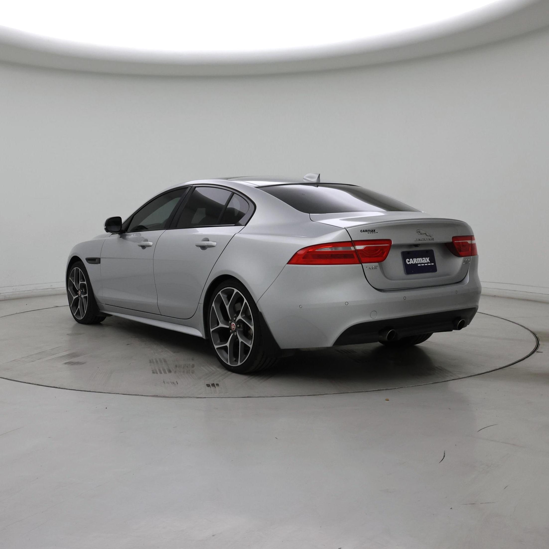 Thumbnail: 2017 Jaguar XE - 2