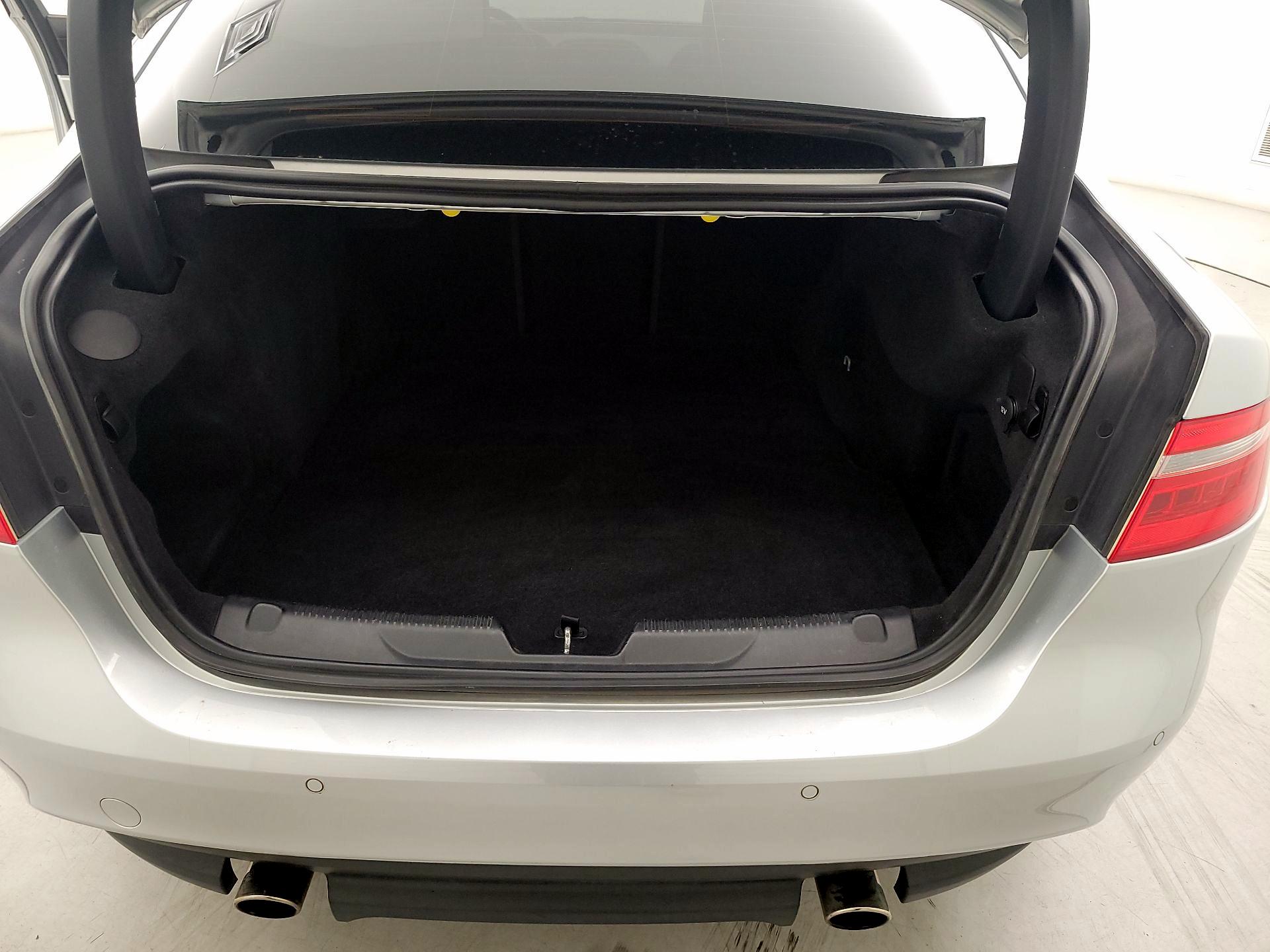 Thumbnail: 2017 Jaguar XE - 20