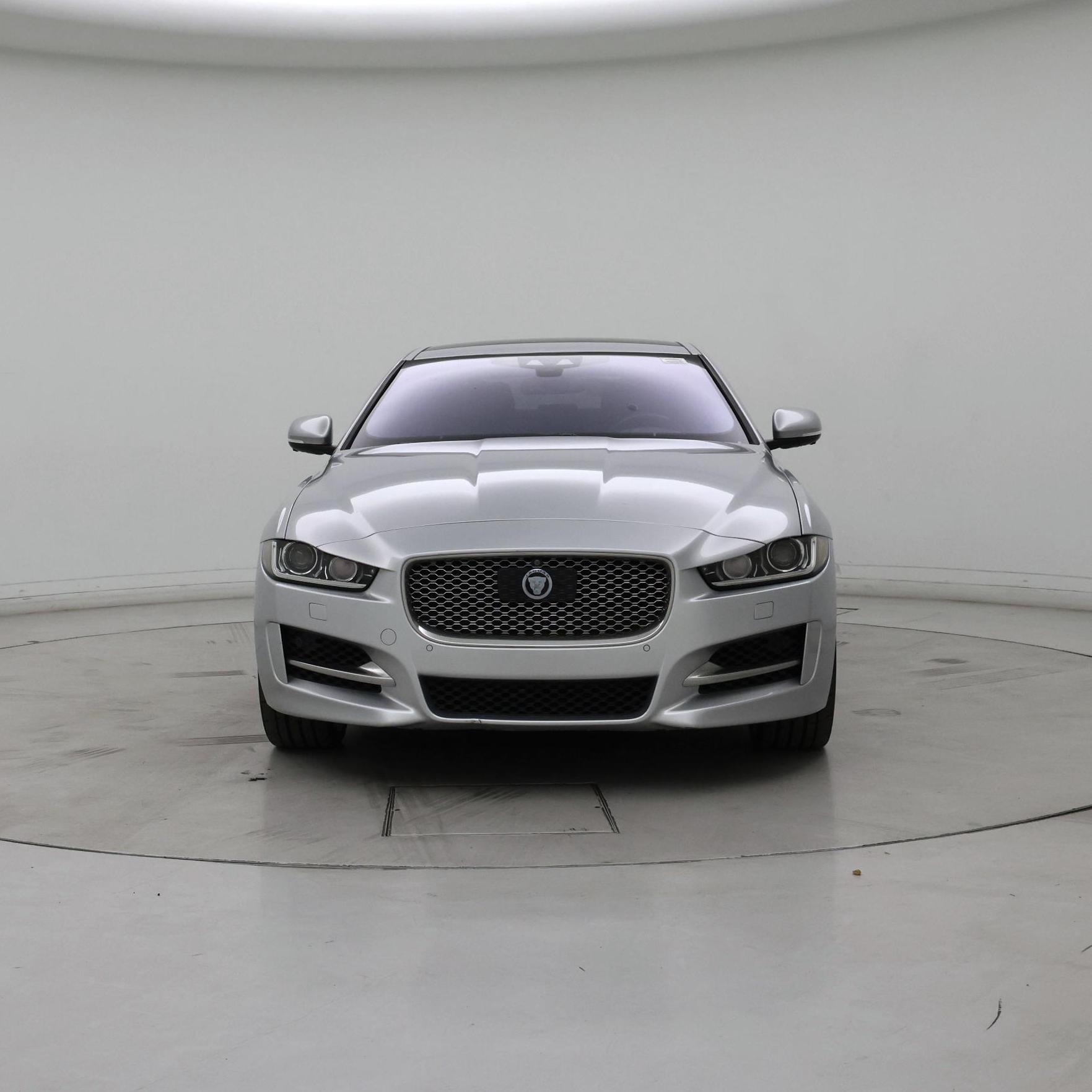 Thumbnail: 2017 Jaguar XE - 5