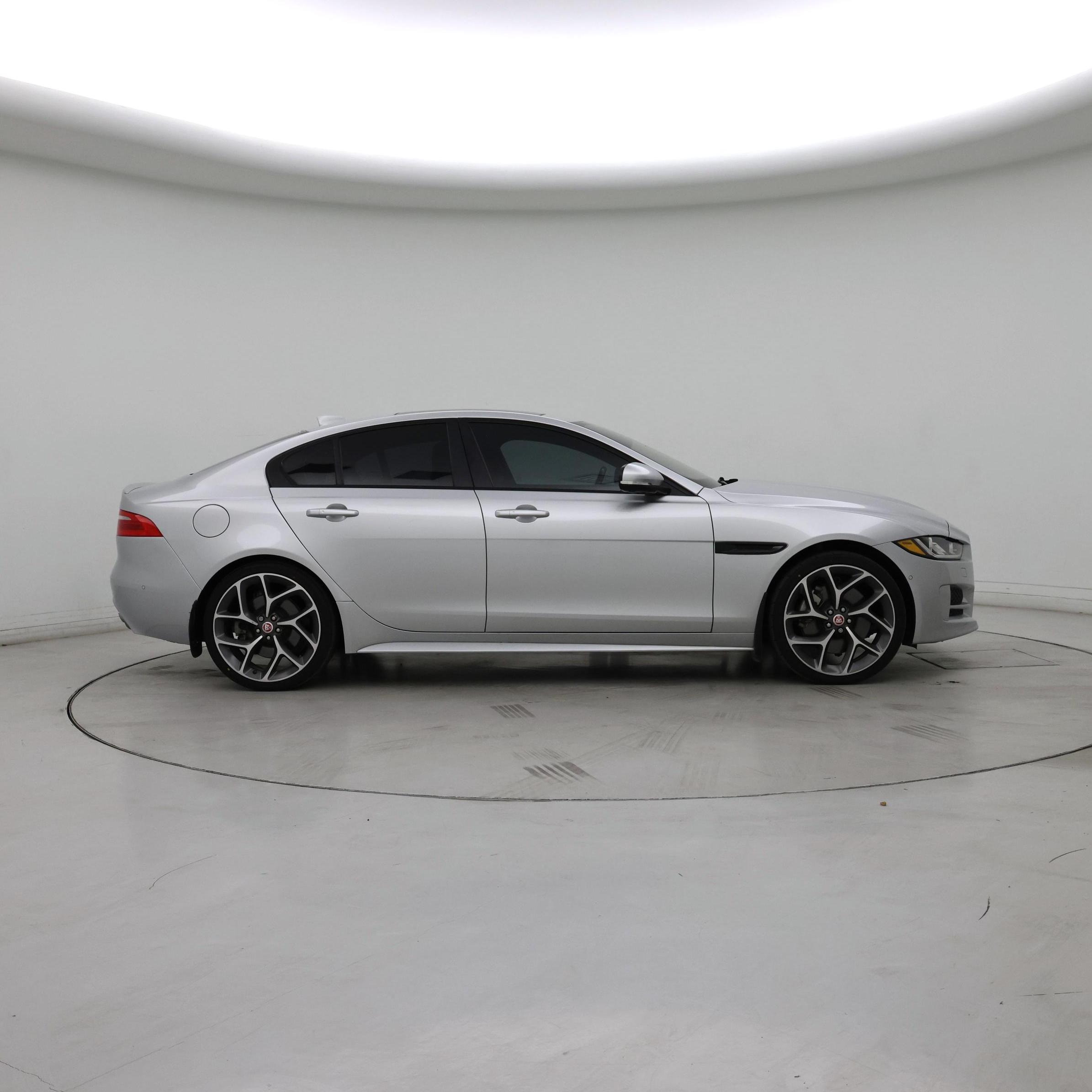 Thumbnail: 2017 Jaguar XE - 7