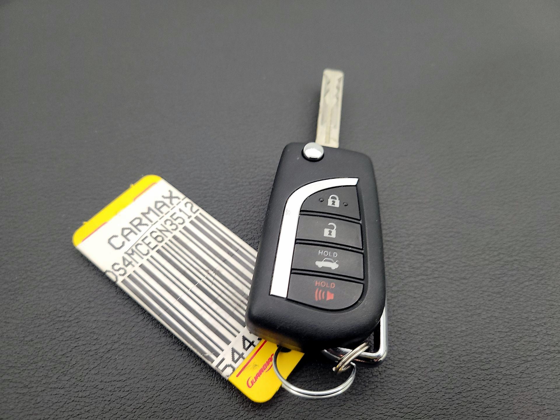 Thumbnail: 2022 Toyota Corolla - 18