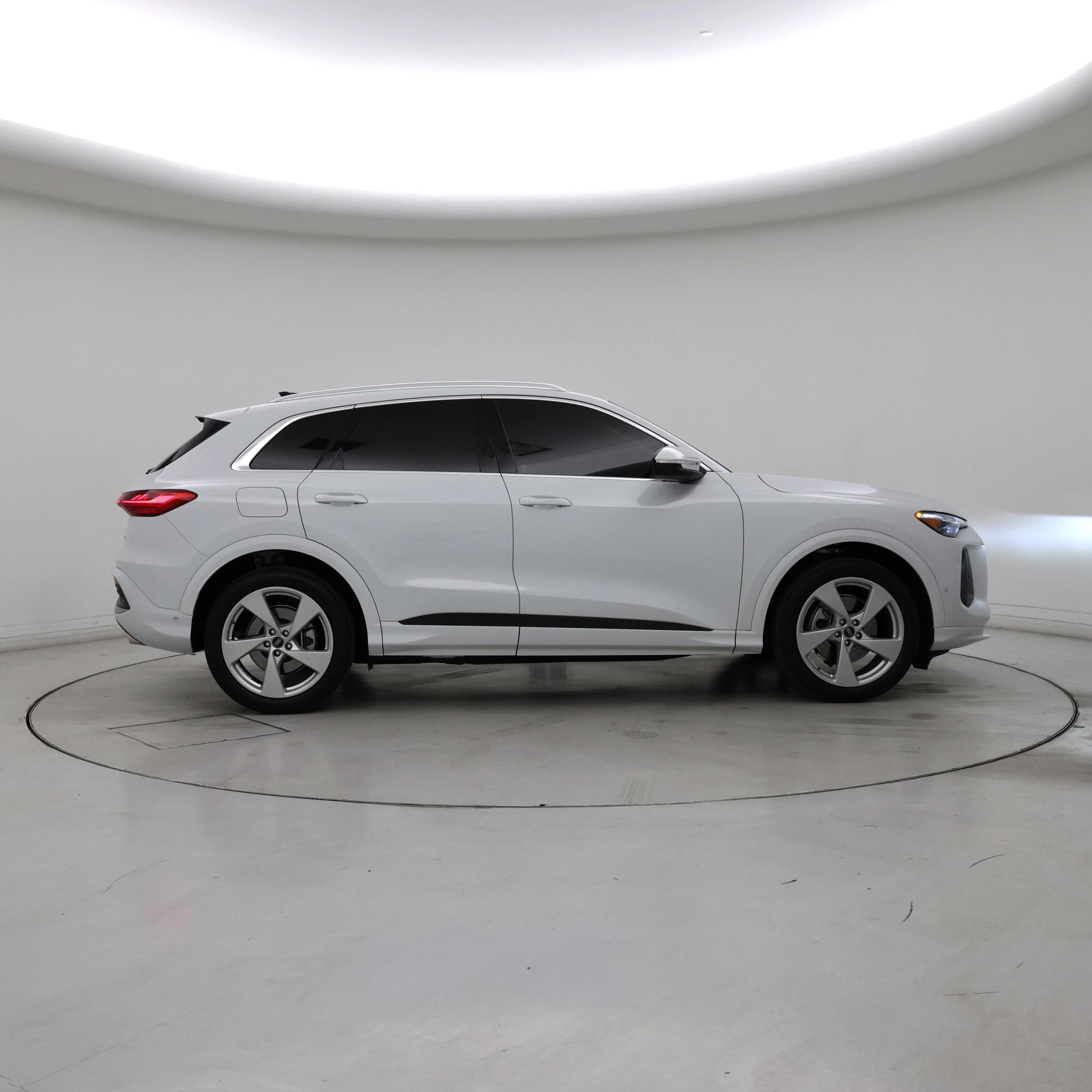 Thumbnail: 2025 Audi Q5 - 7