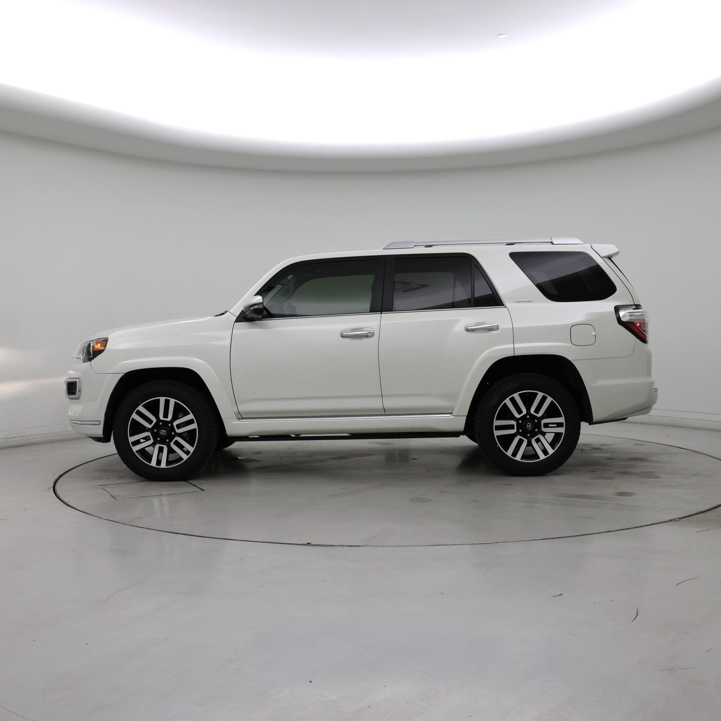 Thumbnail: 2020 Toyota 4Runner - 3