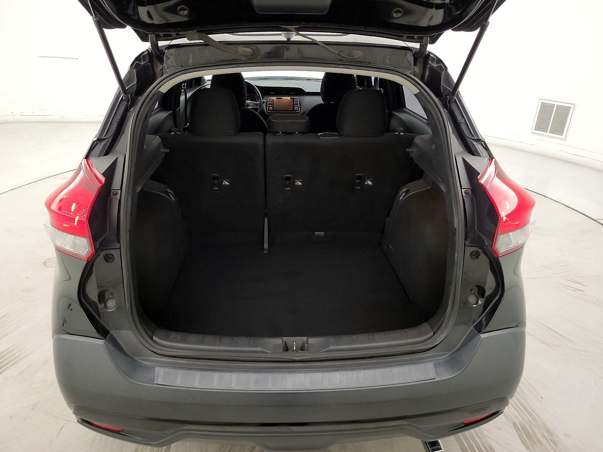 Thumbnail: 2019 Nissan Kicks - 19