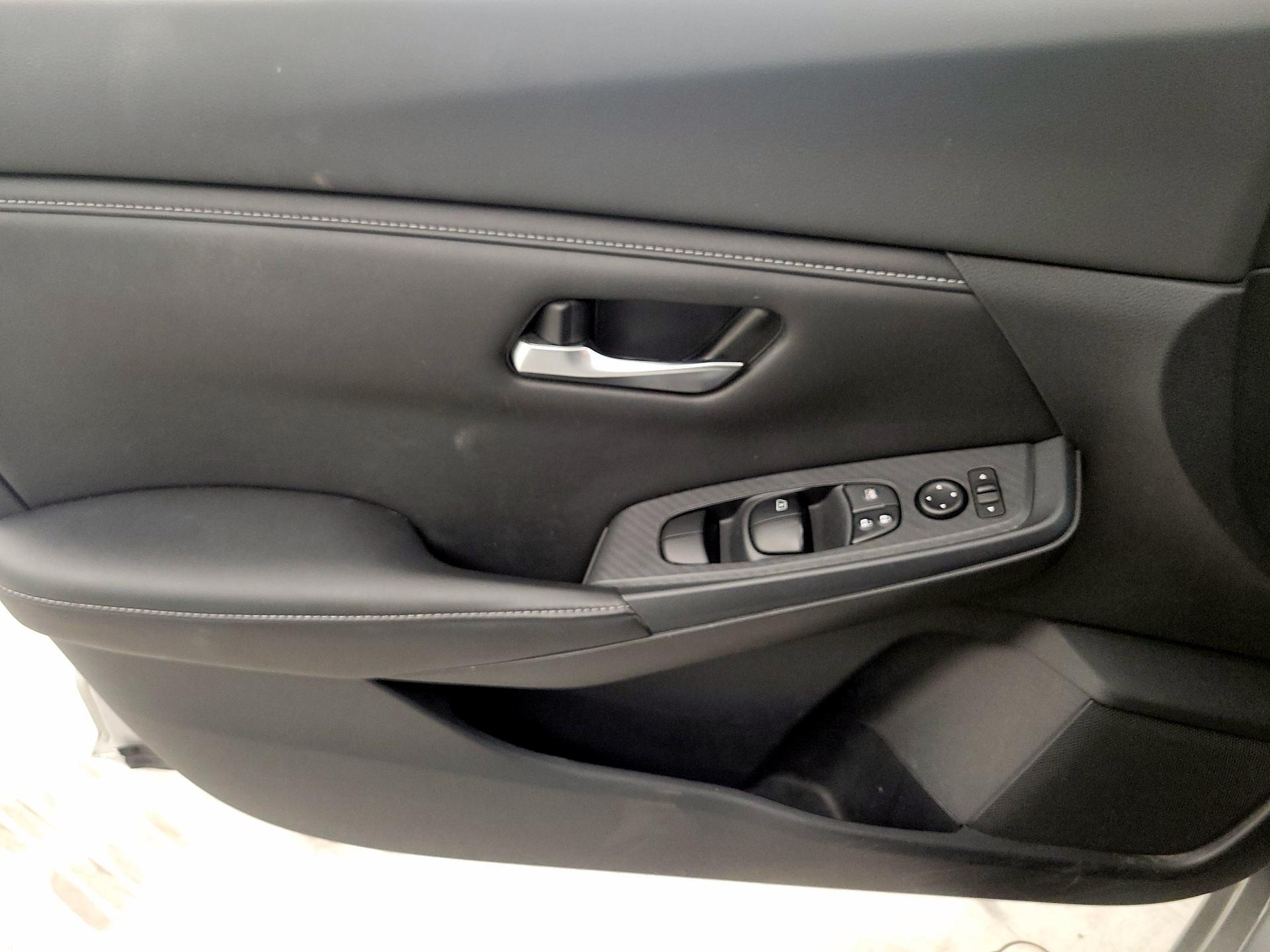 Thumbnail: 2022 Nissan Sentra - 10