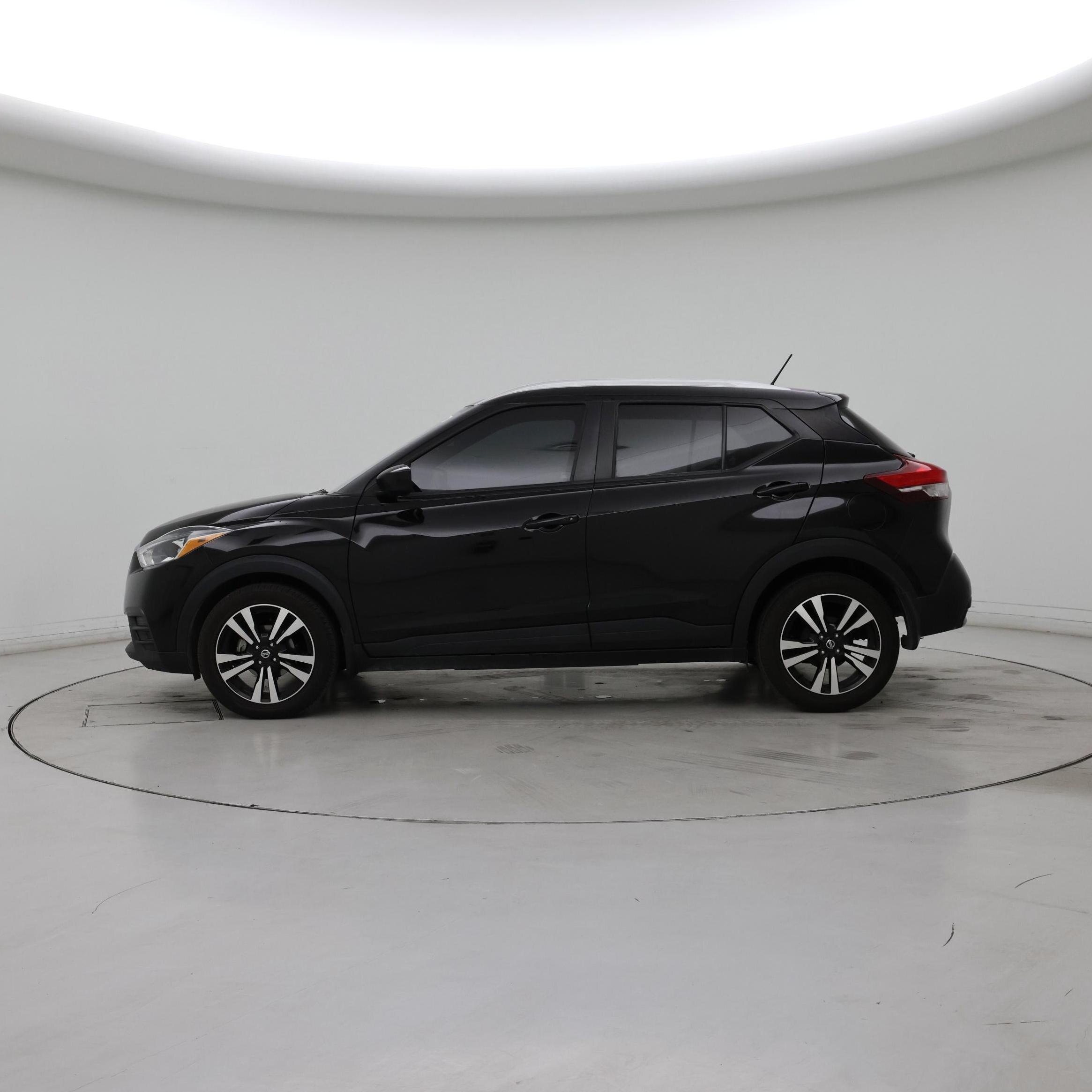 Thumbnail: 2019 Nissan Kicks - 3