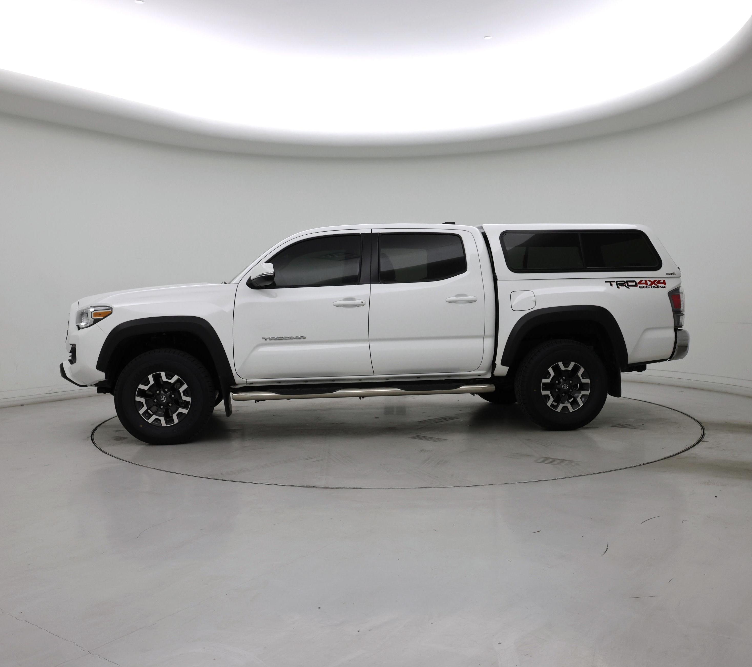 Thumbnail: 2020 Toyota Tacoma - 3