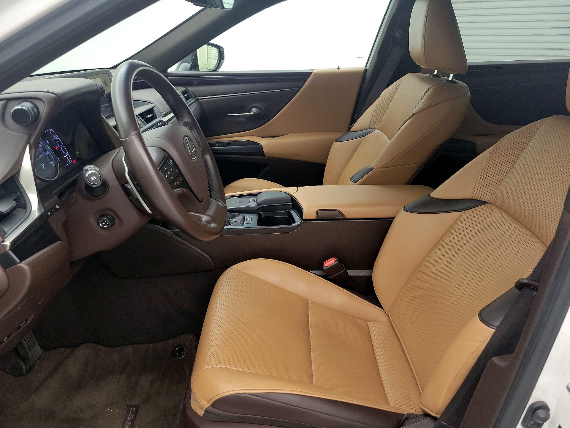 Thumbnail: 2020 Lexus ES - 11