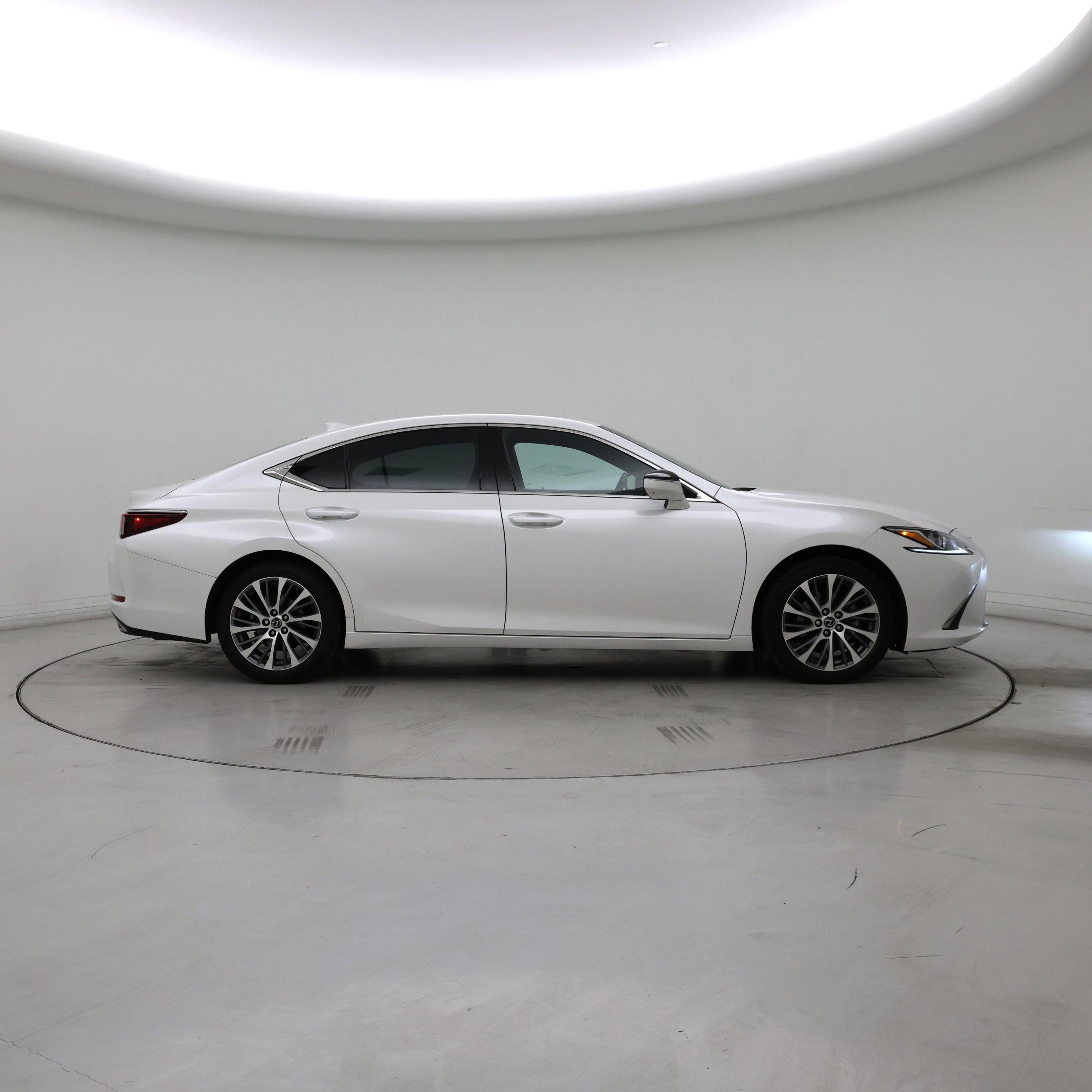 Thumbnail: 2020 Lexus ES - 7