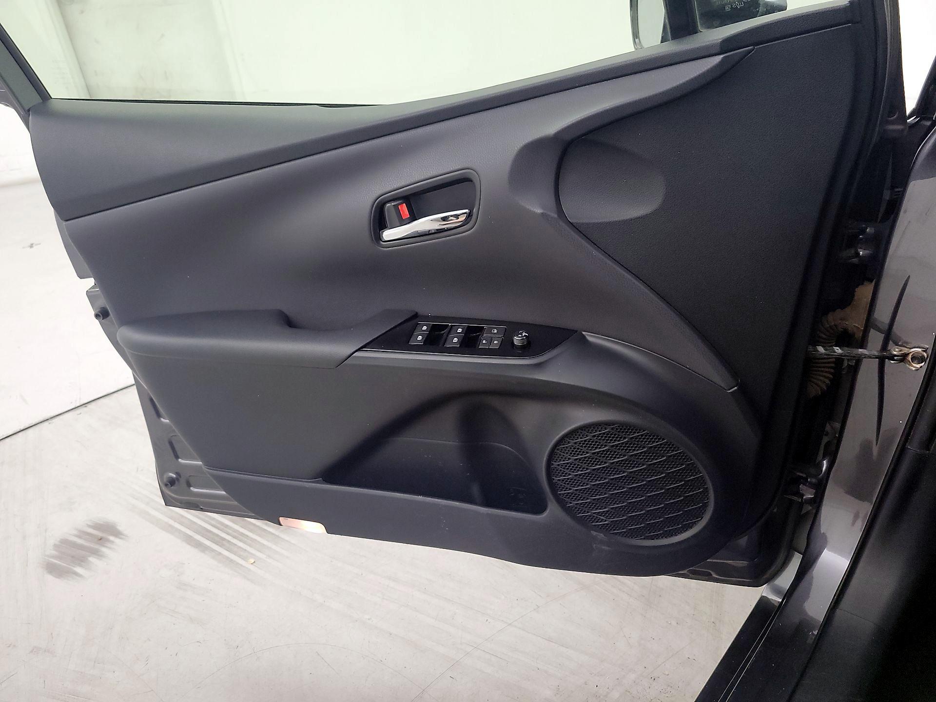 Thumbnail: 2017 Toyota Prius - 12