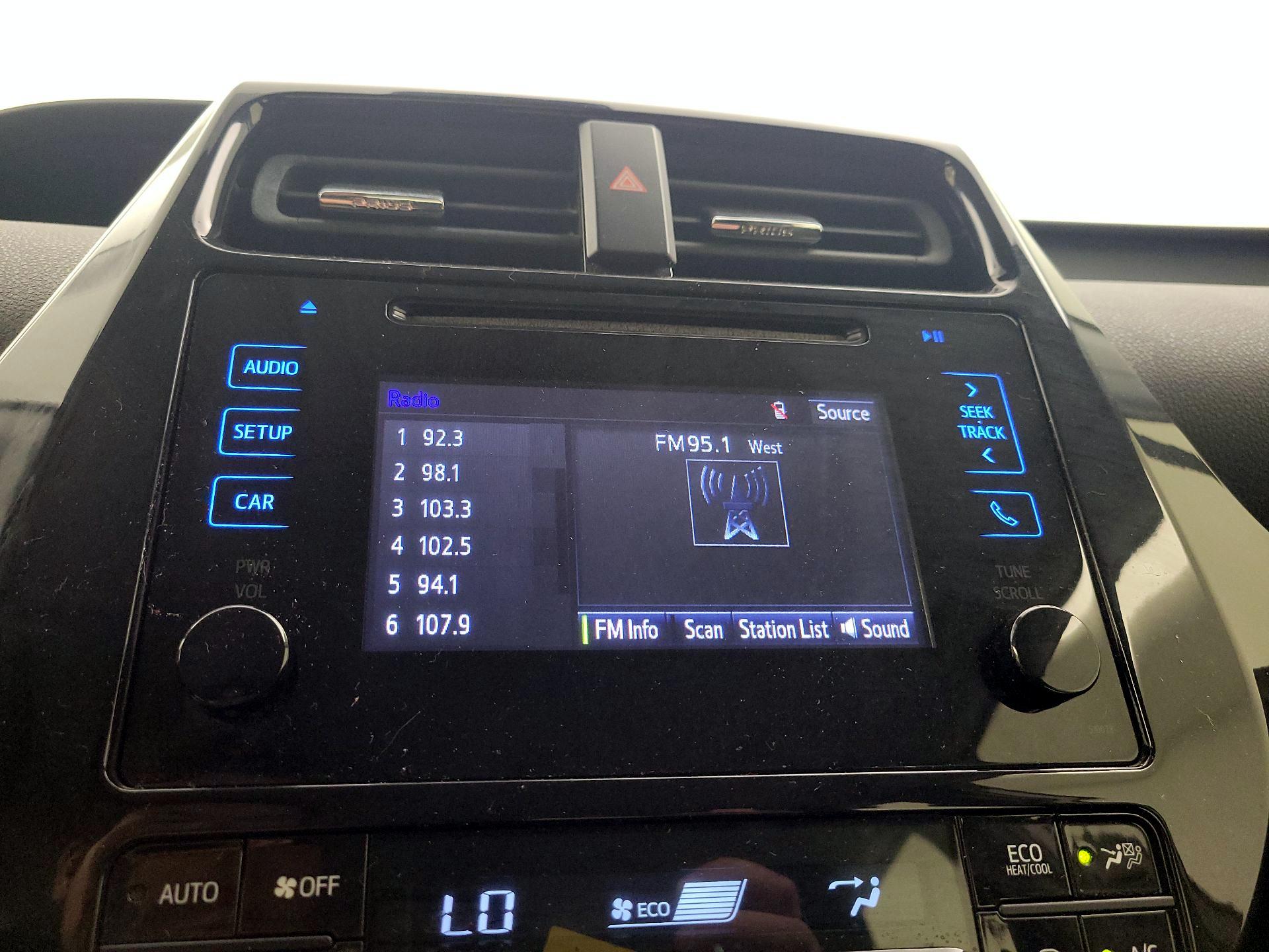 Thumbnail: 2017 Toyota Prius - 15