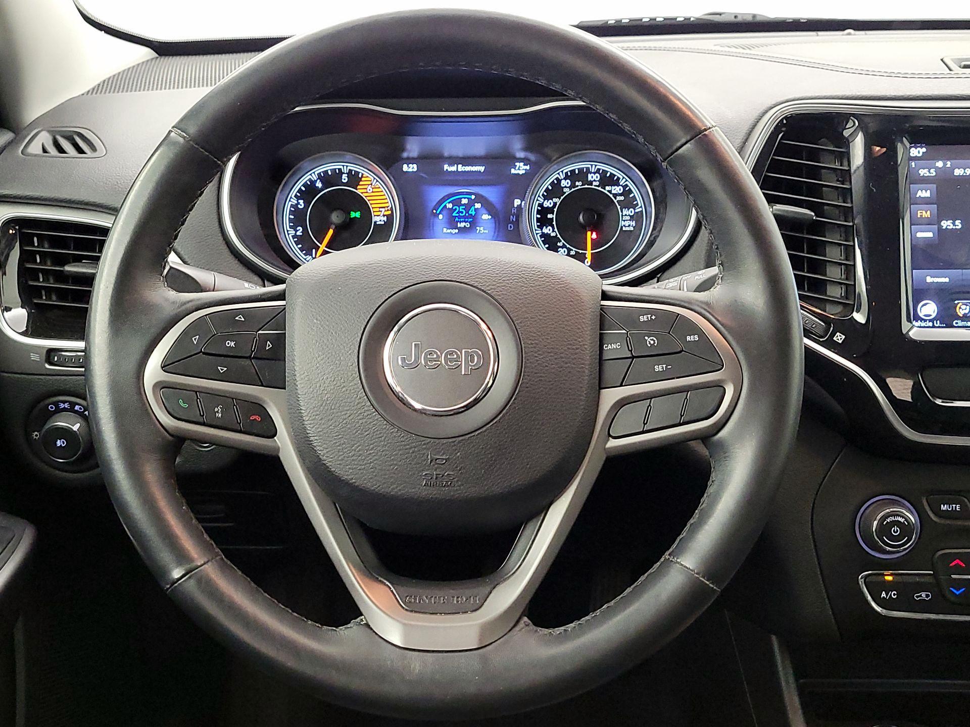 Thumbnail: 2019 Jeep Cherokee - 10