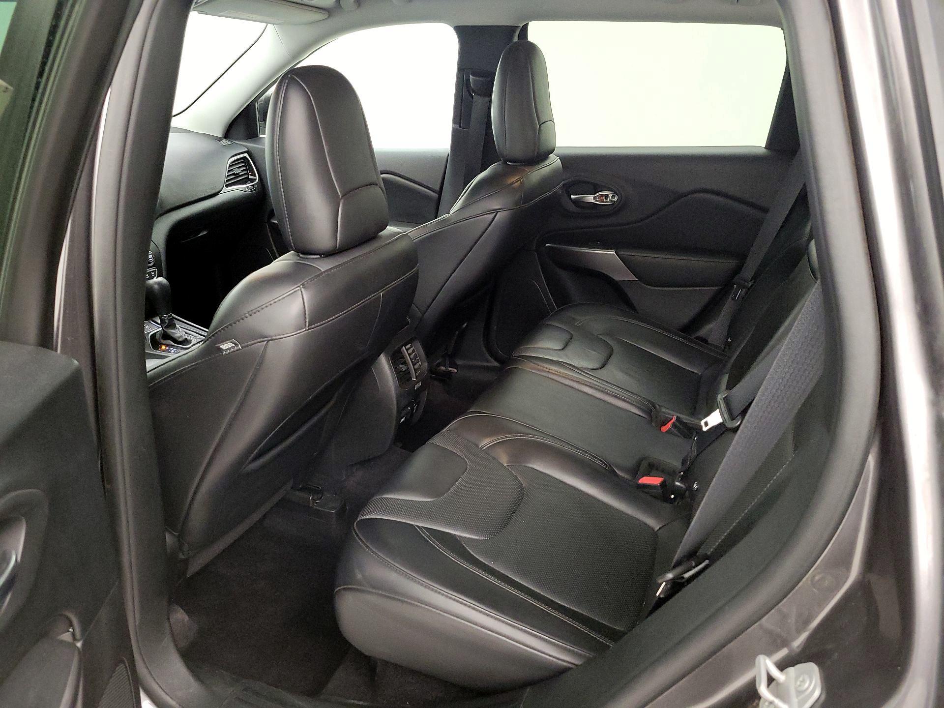 Thumbnail: 2019 Jeep Cherokee - 19