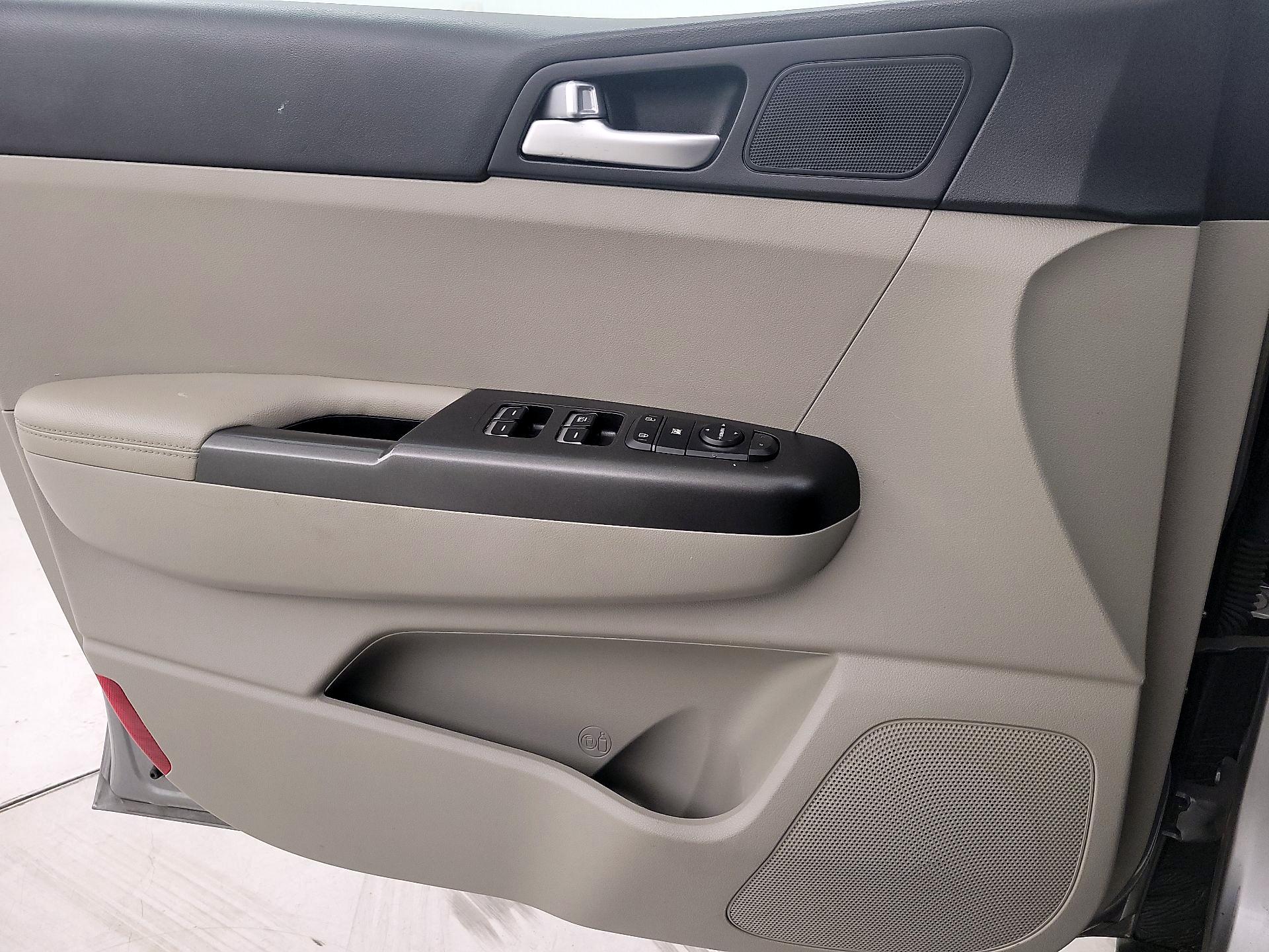 Thumbnail: 2022 Kia Sportage - 12