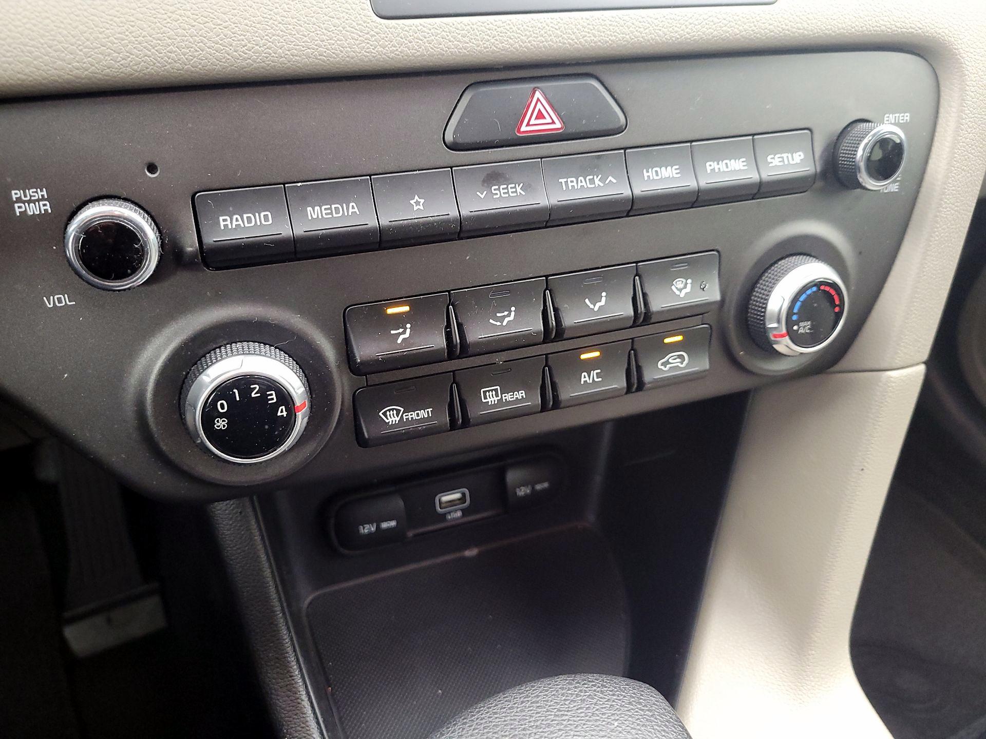 Thumbnail: 2022 Kia Sportage - 16