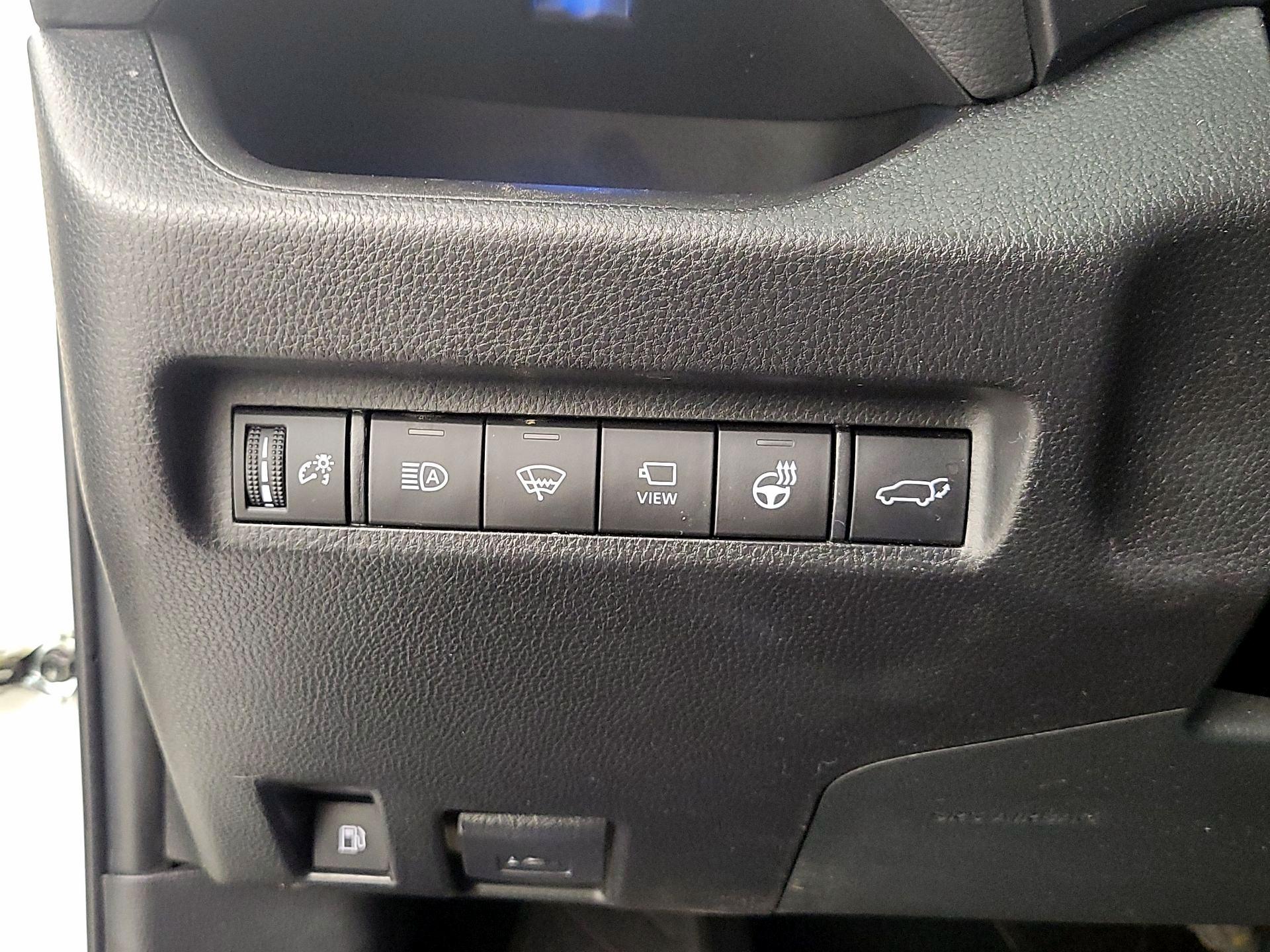 Thumbnail: 2022 Toyota RAV4 - 13