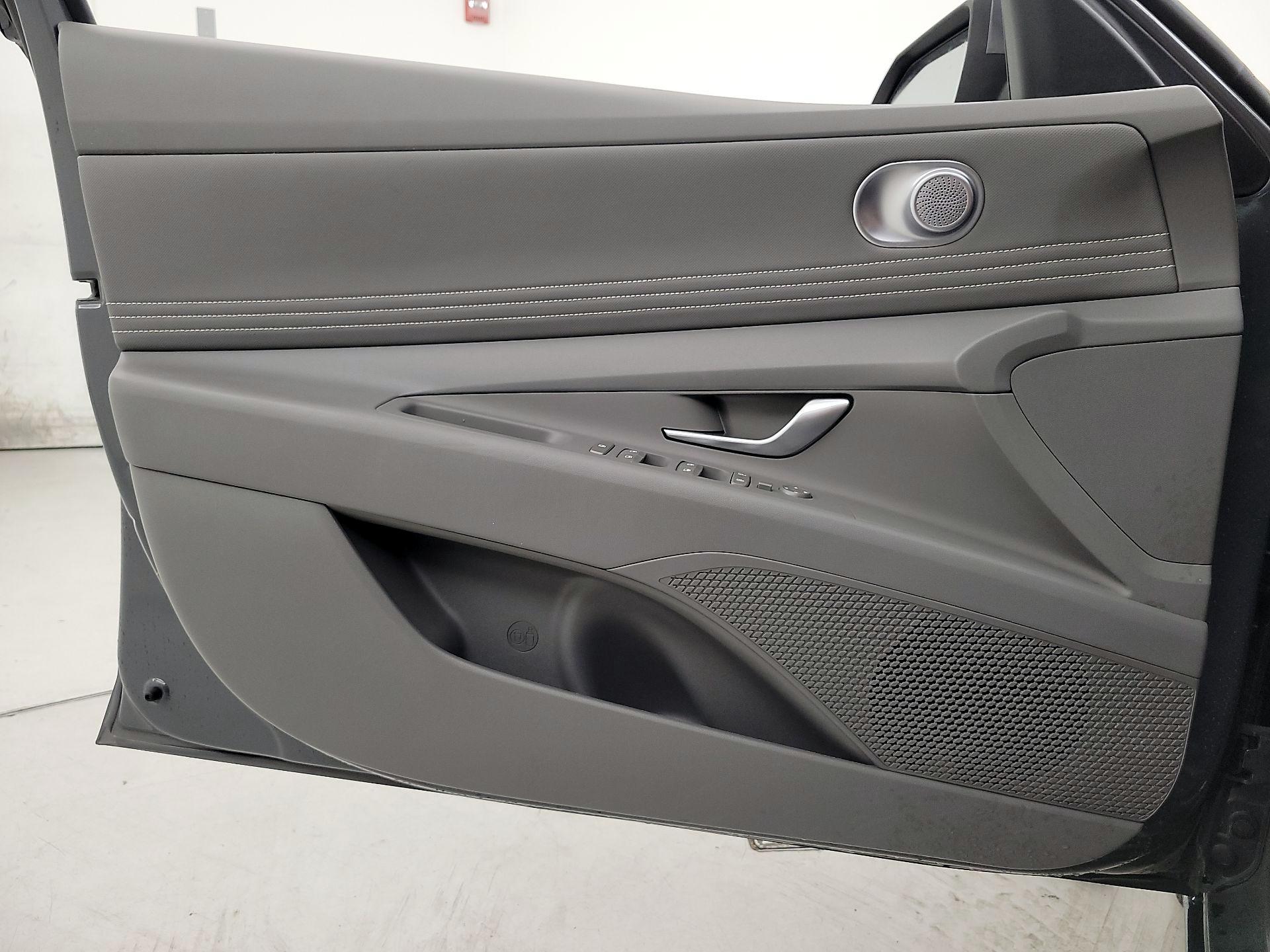 Thumbnail: 2025 Hyundai Elantra - 12